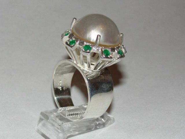 Designer Silver Mabe Pearl and Emerald Cocktail Ring Alberto Juan Size ONE SIZE - 3 Thumbnail