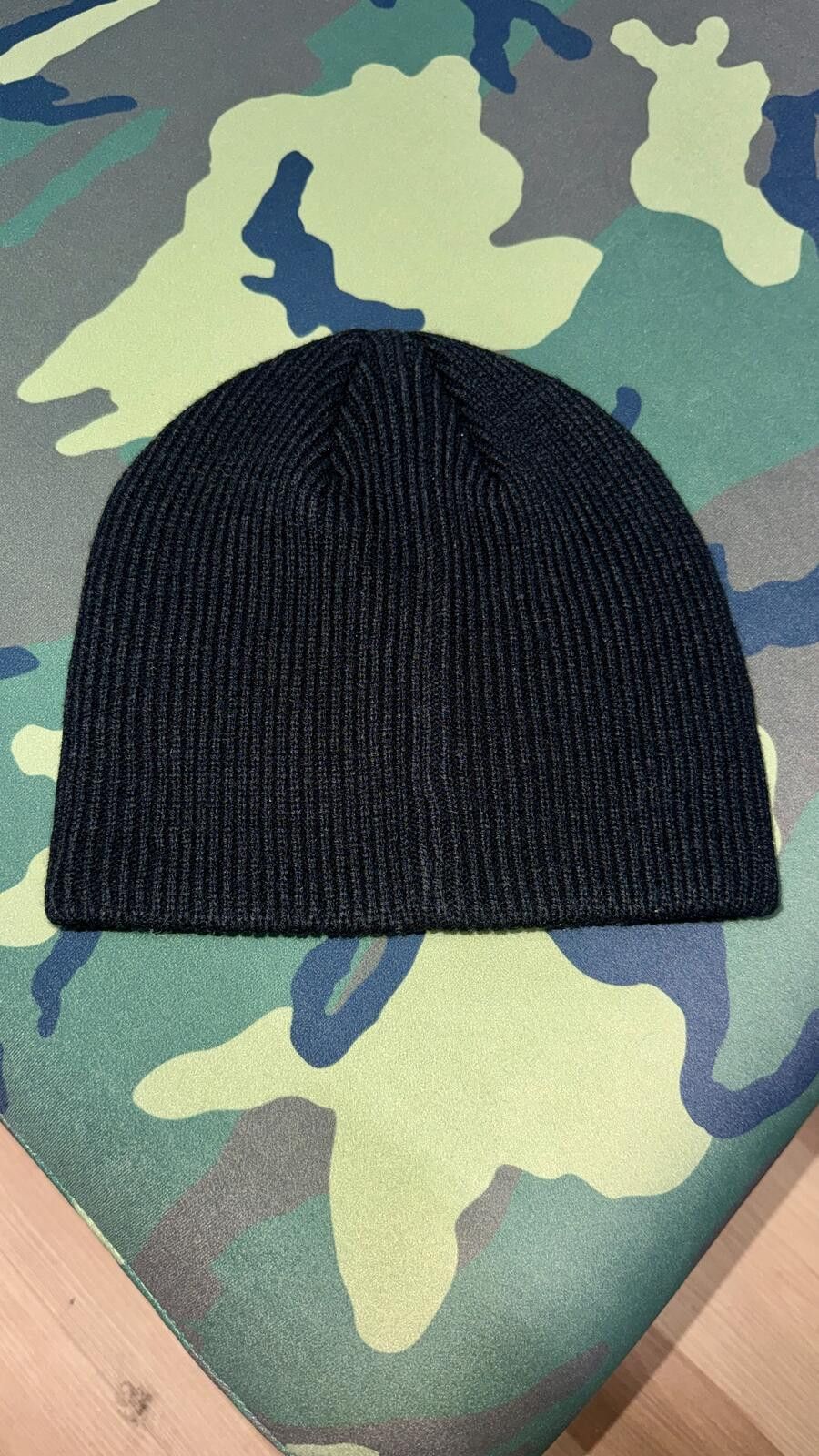 Godspeed Godspeed Black/Red Studded Beanie Size ONE SIZE - 3 Thumbnail