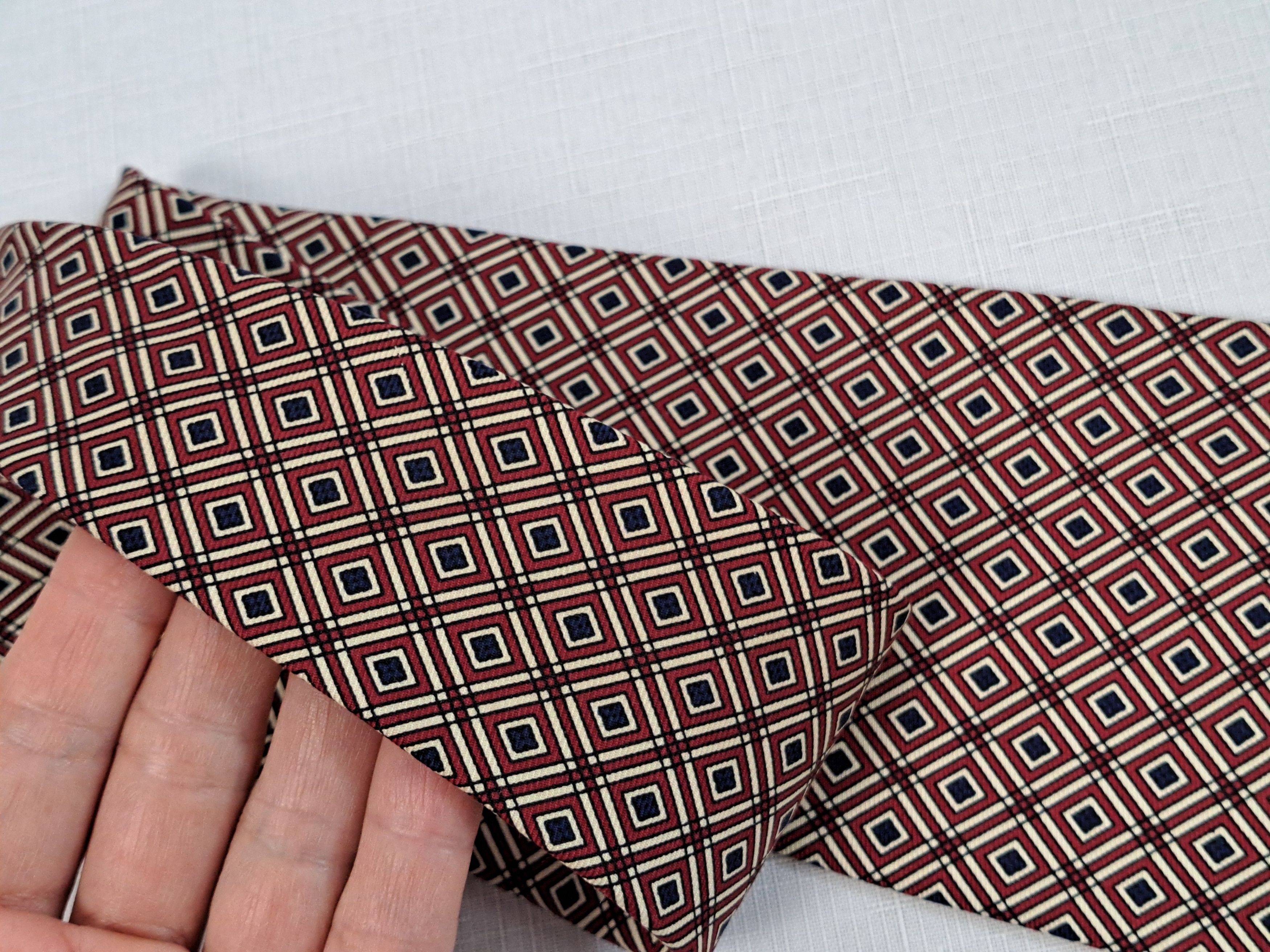 Burberry Burberrys vintage geometric pattern silk tie. Made in USA Size ONE SIZE - 12 Thumbnail
