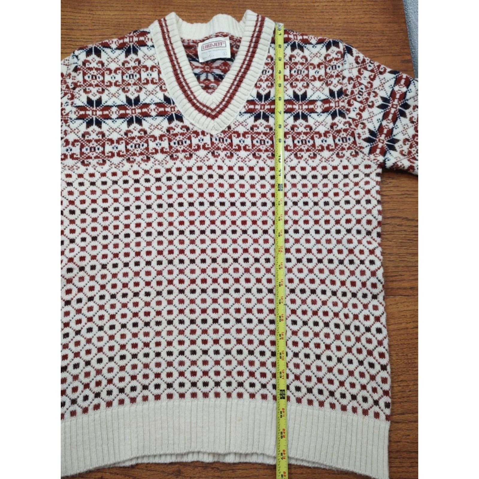 Vintage VINTAGE Lord Jeff Sweater Mens L Beige Red Blue Fair Isle DuPont Orlon Acrylic V-Neck Pullover Ski USA Classic Size US L / EU 52-54 / 3 - 6 Thumbnail