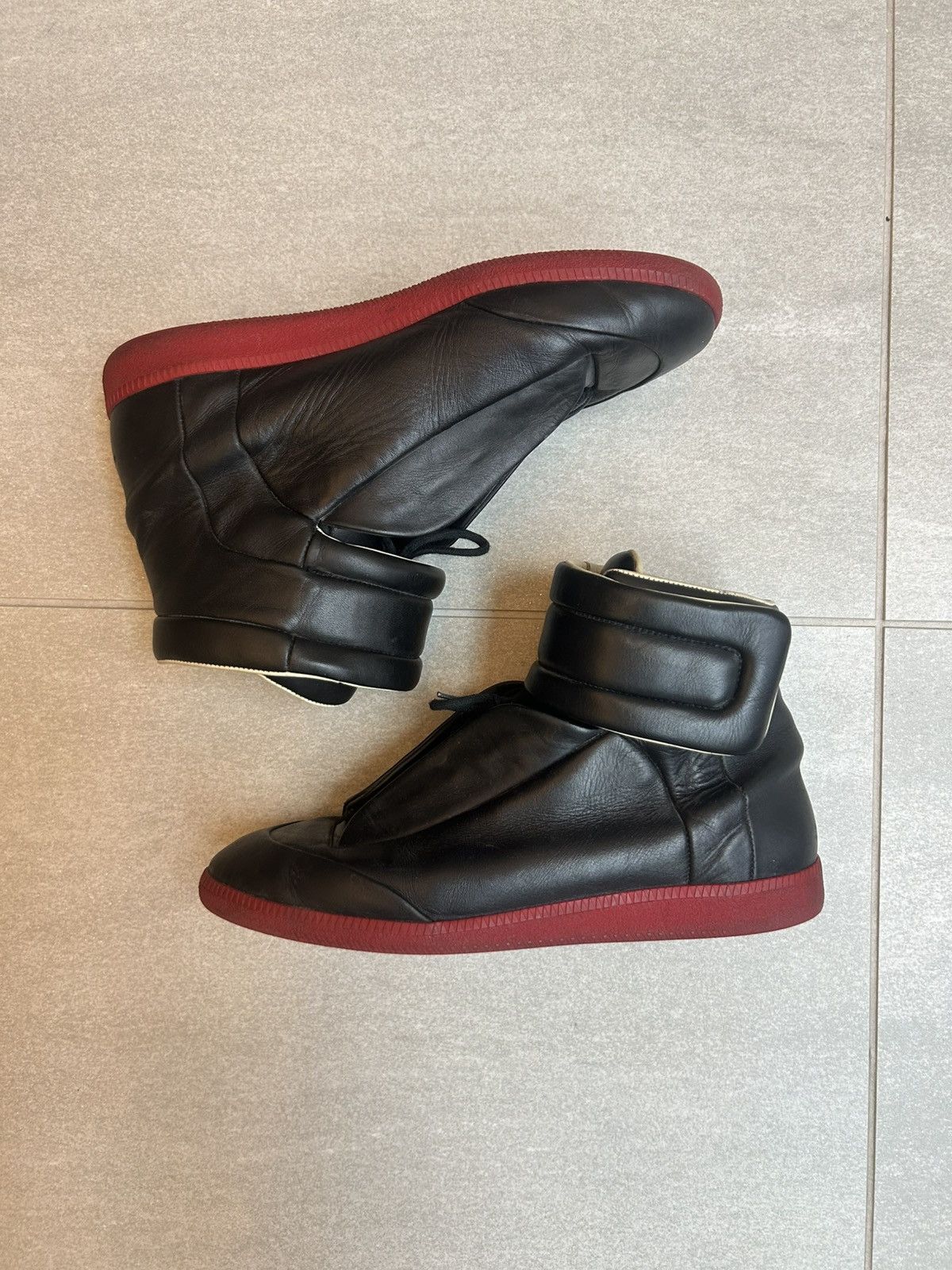 Maison Margiela Maison Margiela Leather Black Red Futures Sneakers Size US 11 / EU 44 - 2 Thumbnail