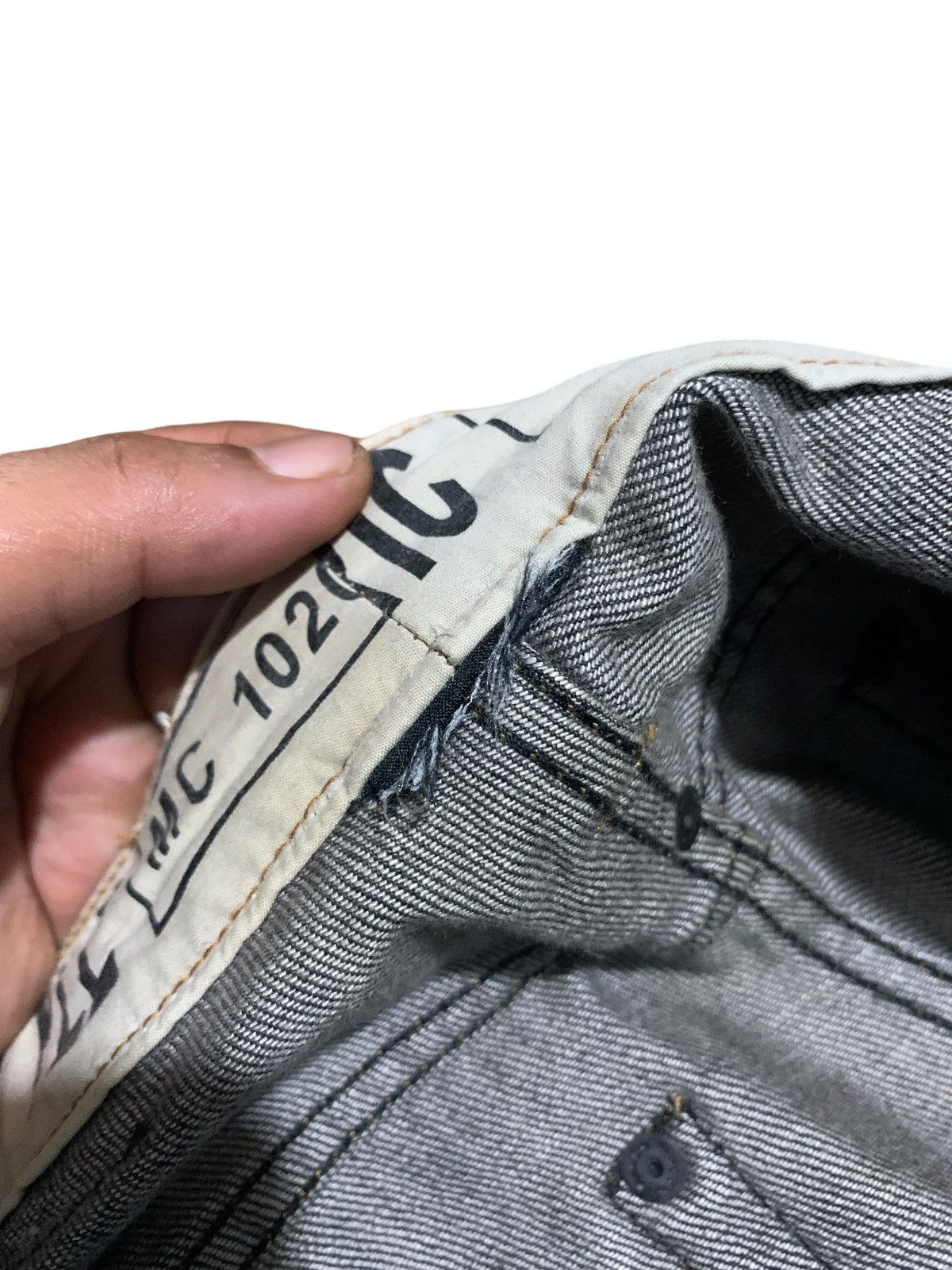 Dolce & Gabbana FW 05/06 Dolce & Gabbana ripped button fly jeans Size US 32 / EU 48 - 14 Thumbnail