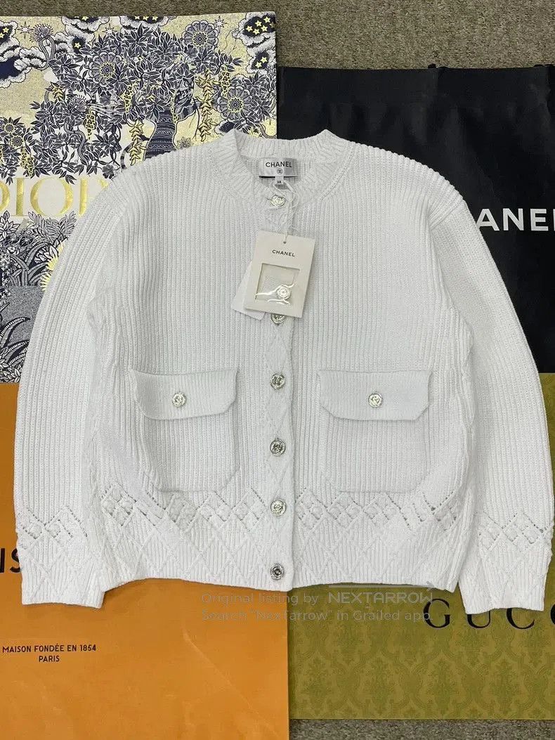 Chanel Chanel 25P White Knit Cardigan. Size US M / EU 48-50 / 2 - 1 Thumbnail