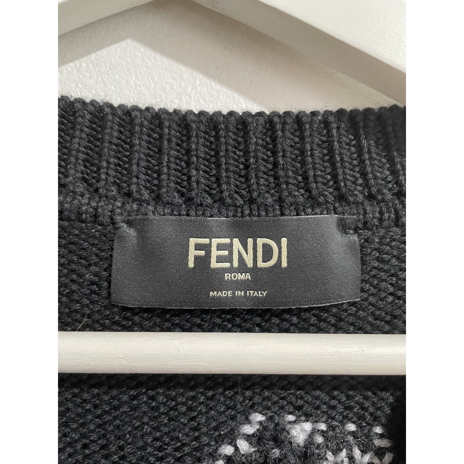 Fendi FENDI FRAGMENT MONOGRAM WOOL SWEATER SIZE 48 (US M) PREOWNED Size US M / EU 48-50 / 2 - 3 Thumbnail