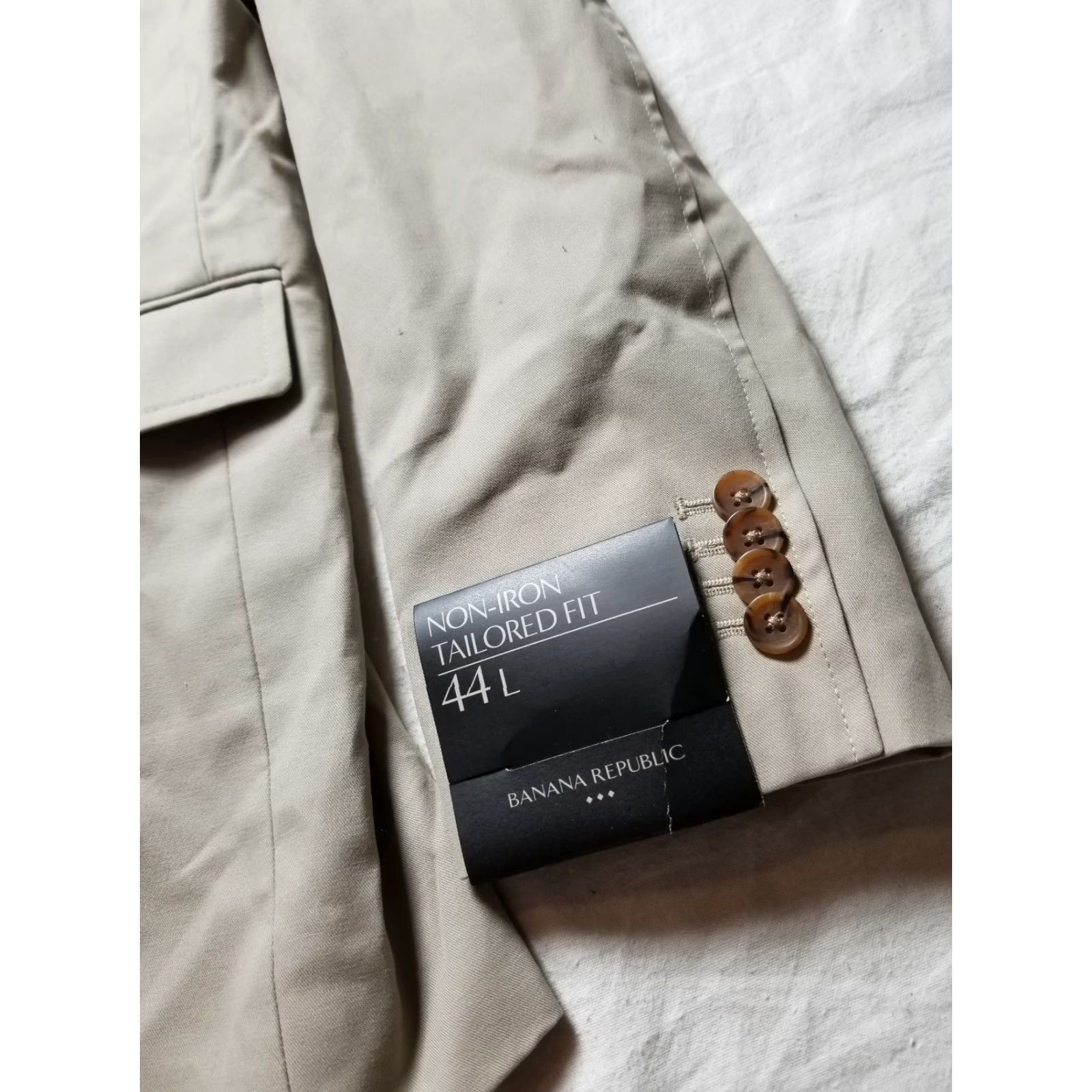 Banana Republic Banana Republic Sport Coat Khaki 44L Wool Non Iron Tailored Fit NWT Striped Long Jacket Mens Boys? Size US S / EU 44-46 / 1 - 2 Thumbnail