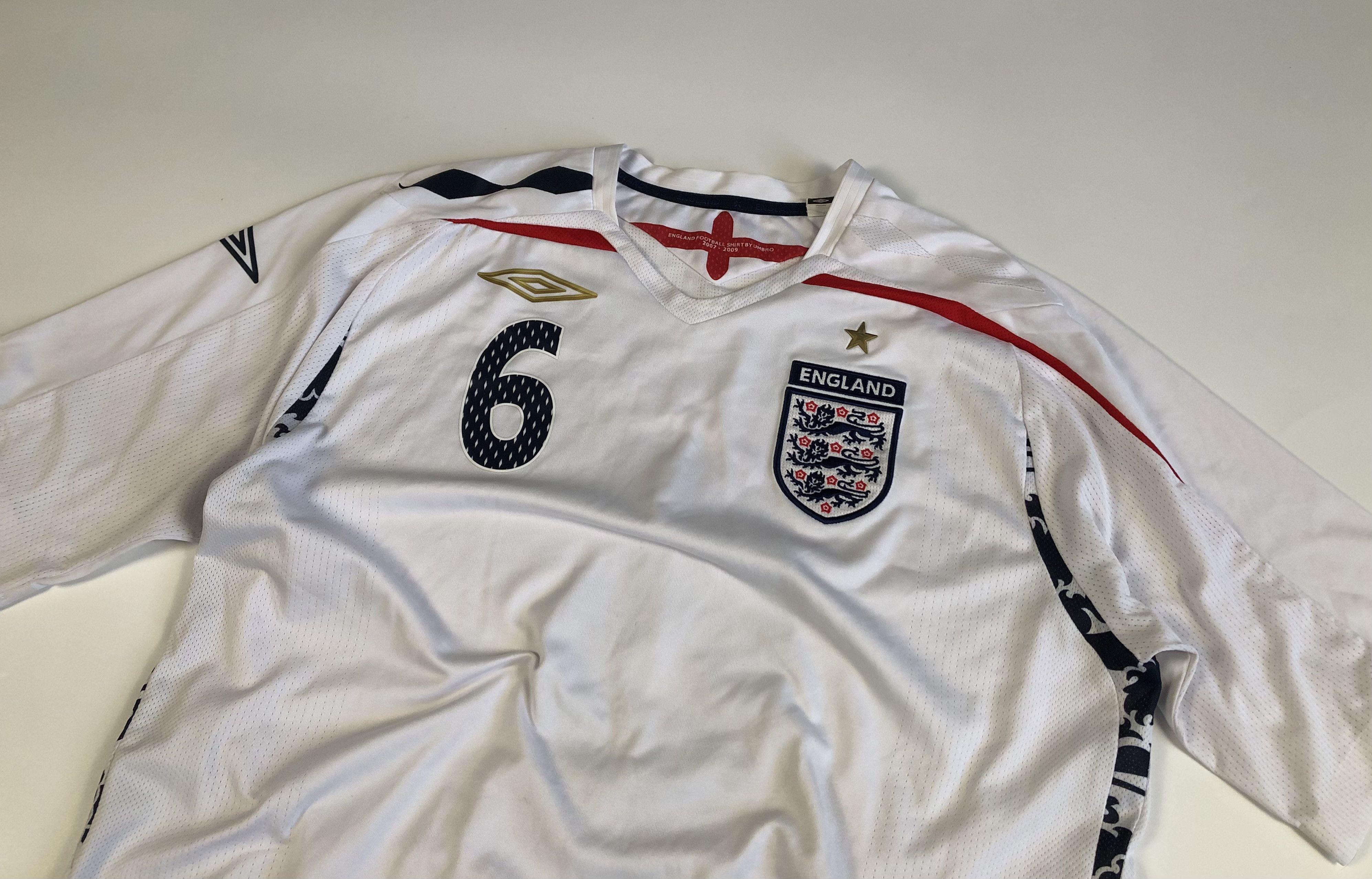 Umbro Umbro England 2007-2009 Home Jersey #6 Terry Size US L / EU 52-54 / 3 - 2 Thumbnail