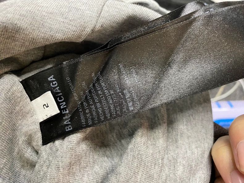 Other Balenciaga Grey distressed short-sleeve t-shirt with brand Size US M / EU 48-50 / 2 - 7 Thumbnail