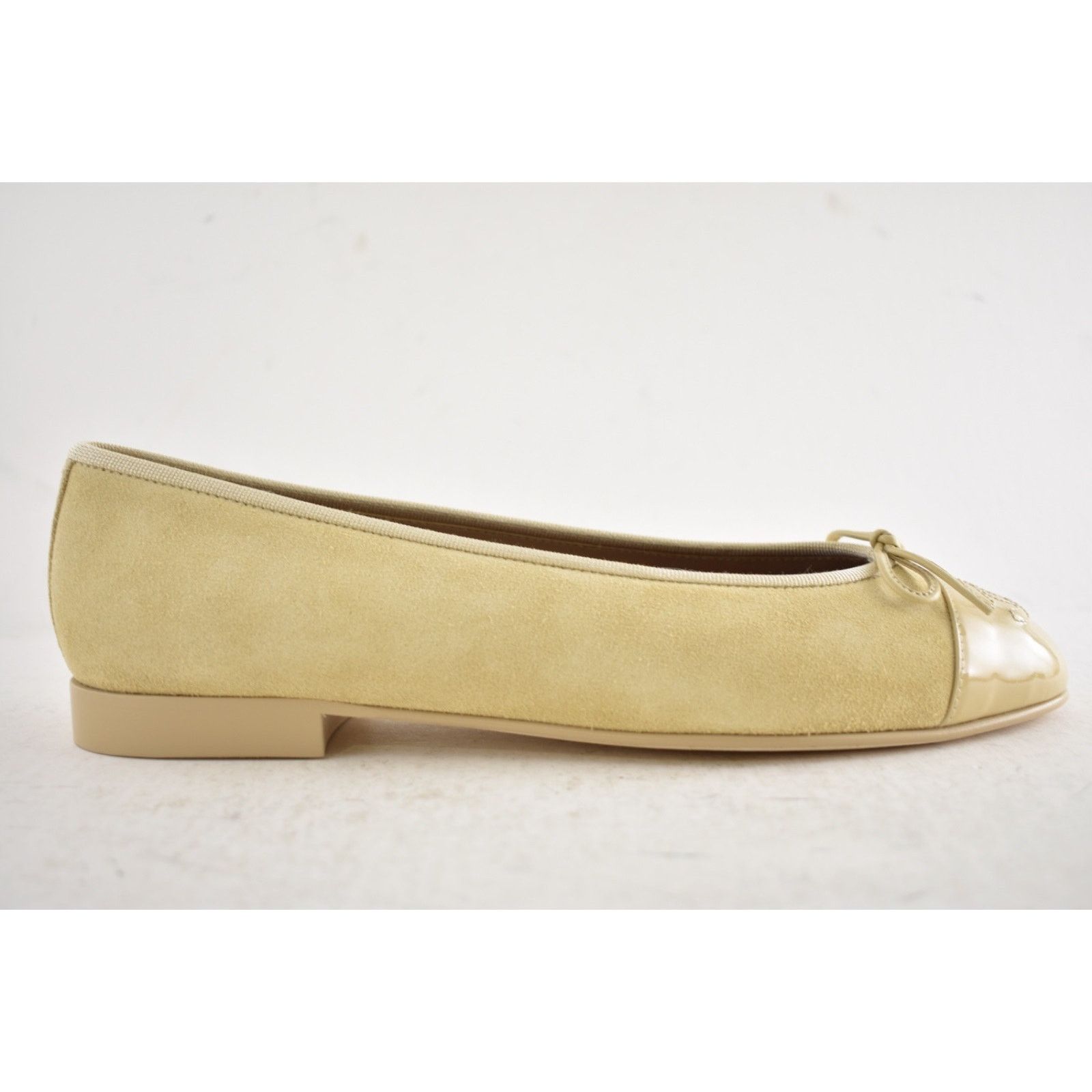 Chanel Chanel Beige Suede Patent Leather Ballet Flat 39.5 Size US 8.5 / IT 38.5 - 2 Thumbnail