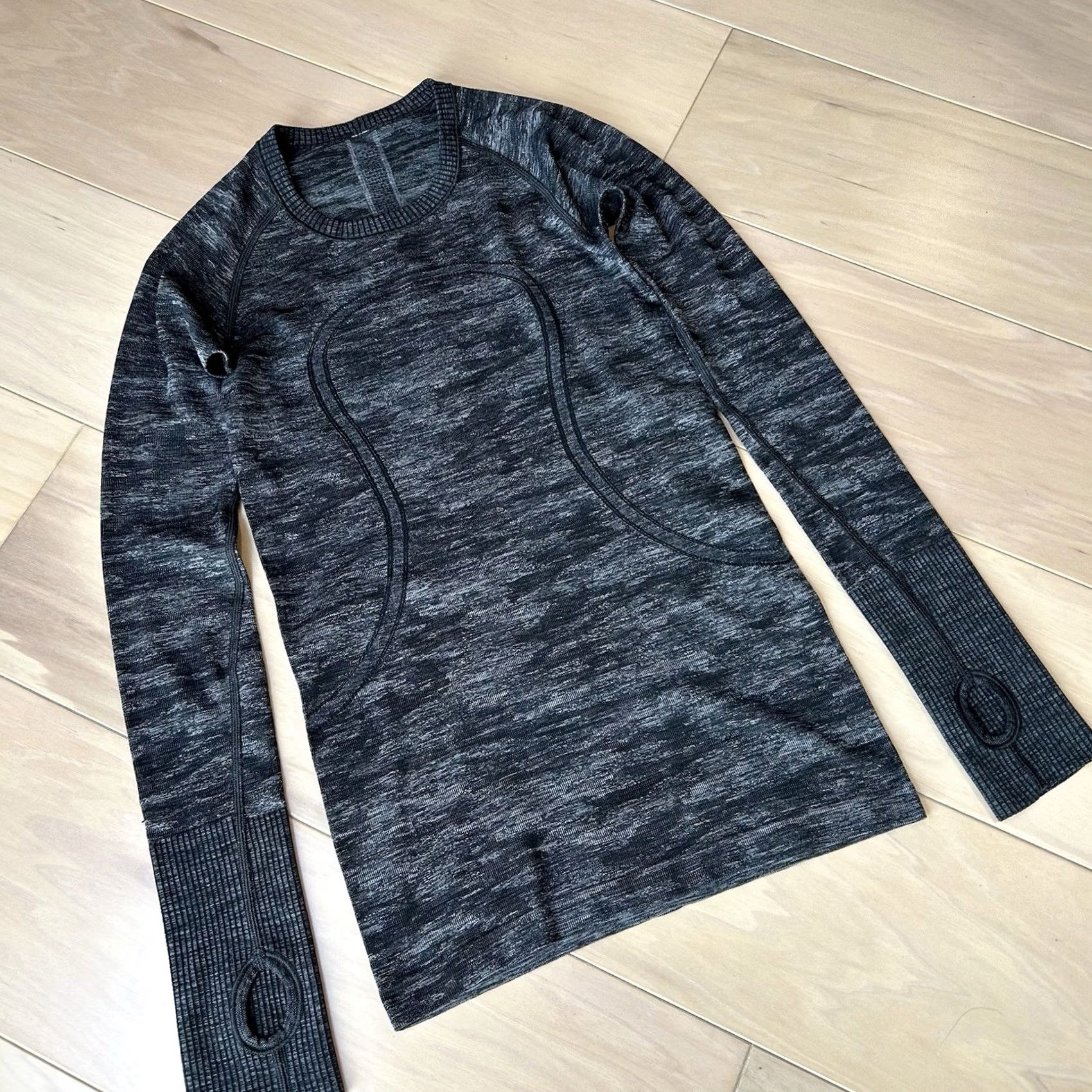 Lululemon Lululemon Swiftly Tech Crew Top Long Sleeve Women’s 4 Black Athletic Shirt Knit Sweatshirt Pullover Size S / US 4 / IT 40 - 2 Thumbnail