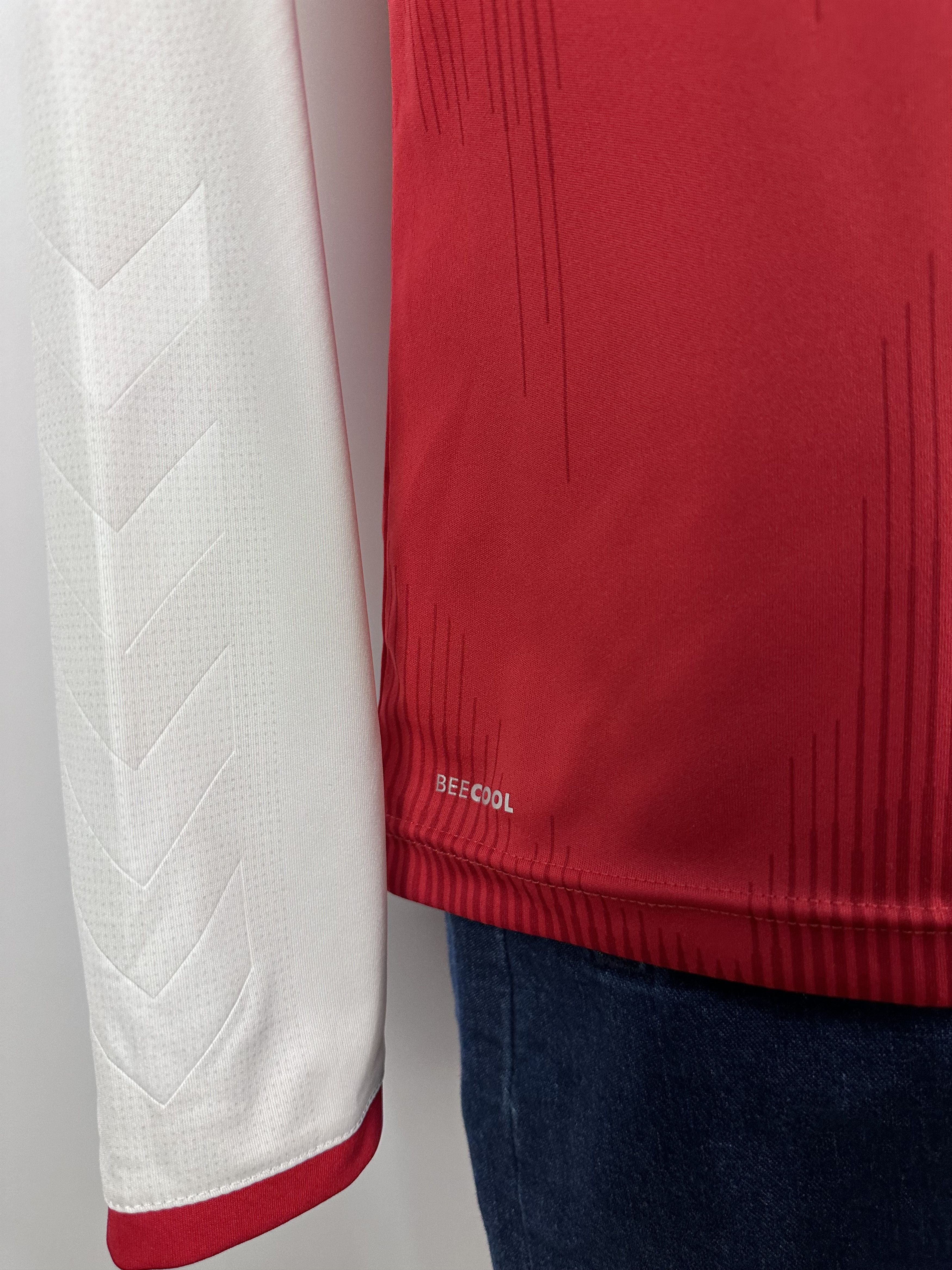 Hummel DENMARK 2021 LONG SLEEVE FOOTBALL SHIRT SOCCER JERSEY HUMMEL Size US M / EU 48-50 / 2 - 6 Thumbnail