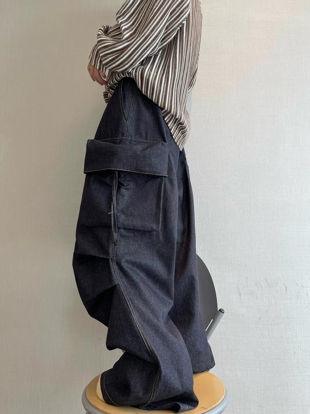 Vintage Ultra-Baggy Men's Cargo Jeans with Oversized Pockets Size US 32 / EU 48 - 1 Thumbnail