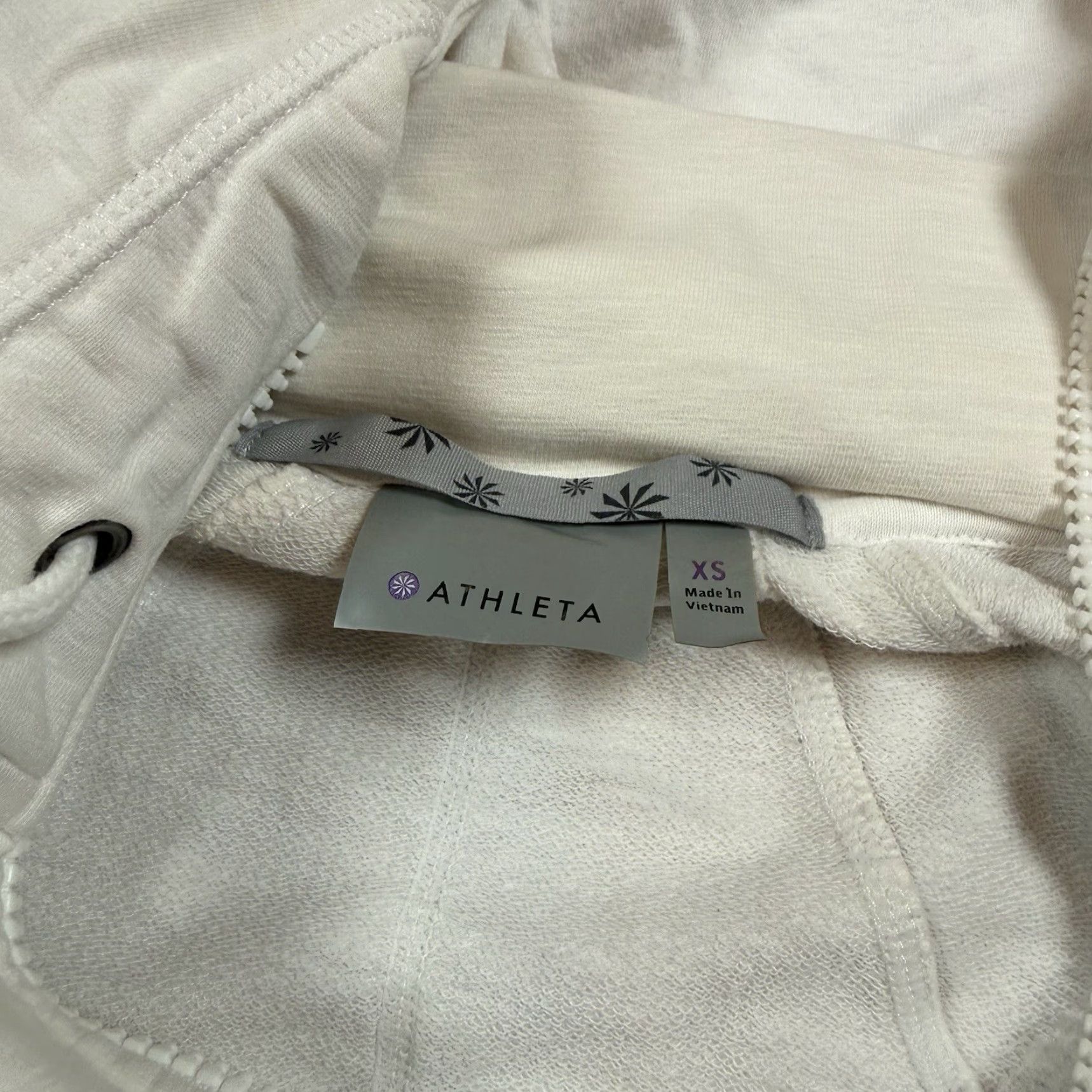 Athleta Athleta Hoodie Full Zip Women’s XS White Athletic Lightweight Regular Size Woman Women’s/XS? Size XS / US 0-2 / IT 36-38 - 4 Thumbnail