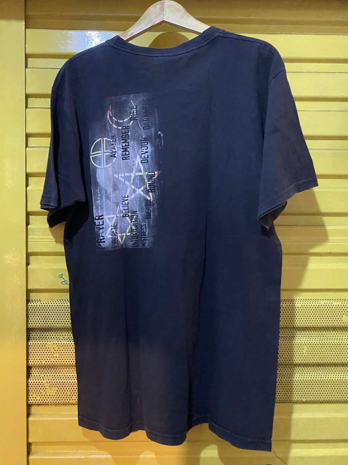 Band Tees Disturbed Tour Tee Size US L / EU 52-54 / 3 - 4 Thumbnail