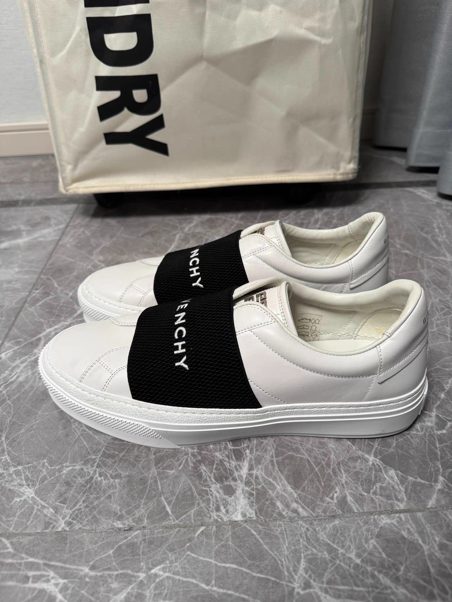 Givenchy Givenchy Black Lace-Up Sneakers K6 Size US 8 / EU 41 - 1 Thumbnail