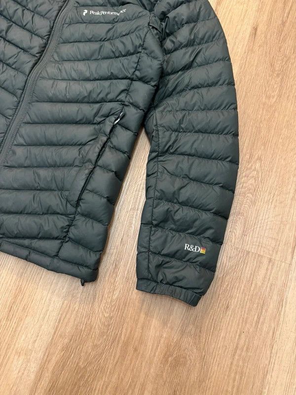 Peak Performance Peak Performance Frost Down R&D Jacket Pertex Microlight S Size US S / EU 44-46 / 1 - 4 Thumbnail