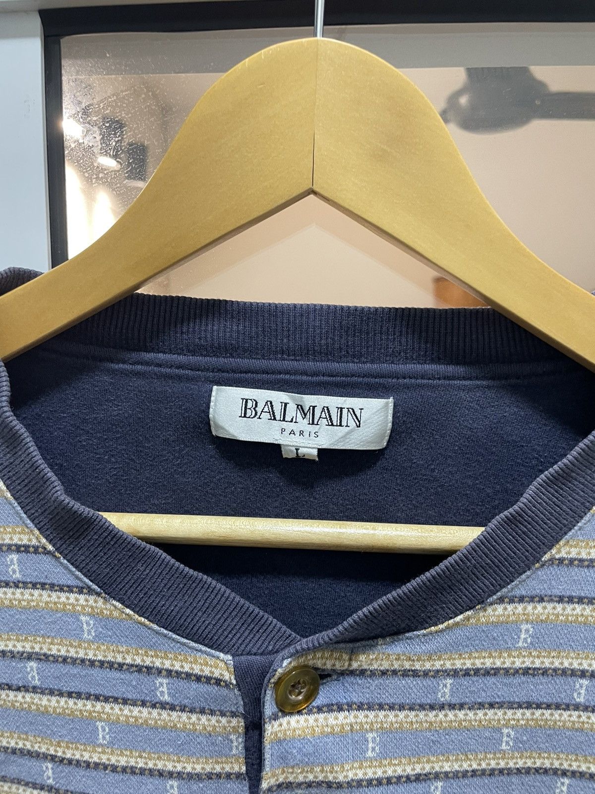 Balmain Balmain V Neck Button Stripes B Logo Seeatshirt Size US M / EU 48-50 / 2 - 5 Thumbnail