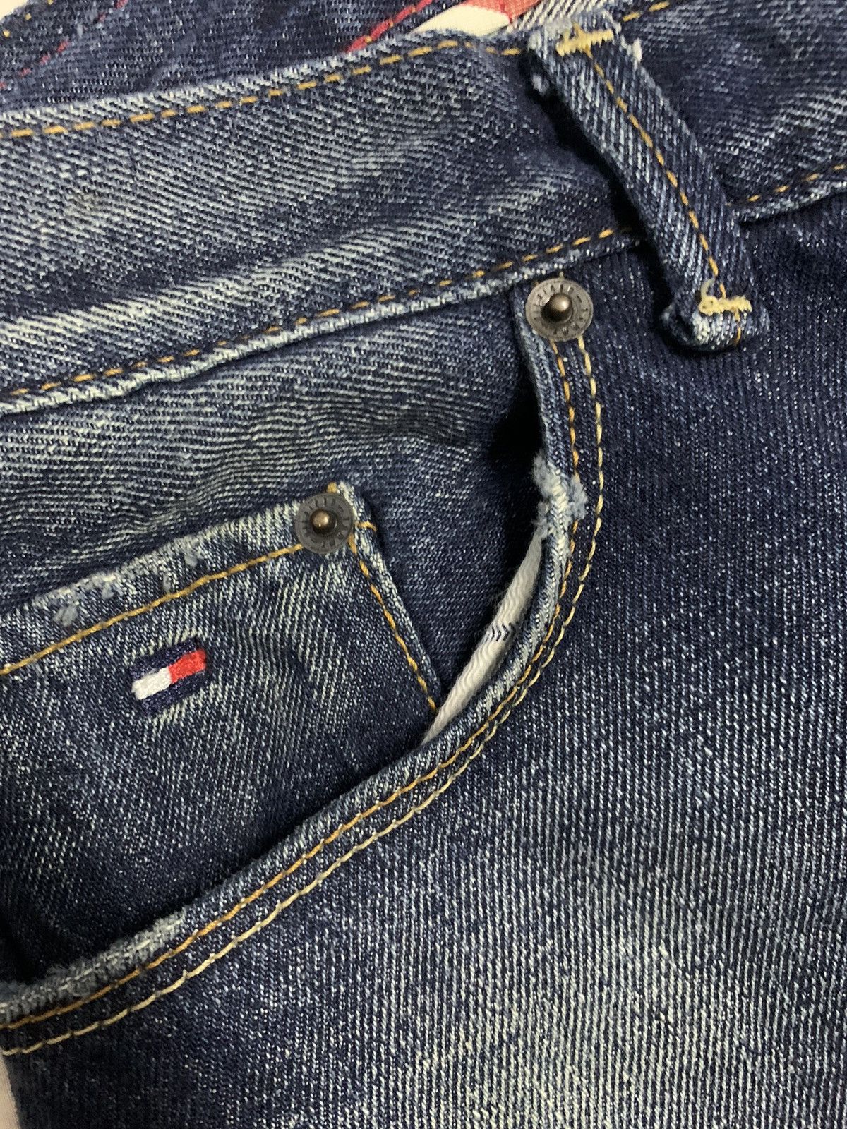 Tommy Hilfiger Tommy Hilfiger Blue Wash Straight Leg Distressed Jeans Size US 32 / EU 48 - 6 Thumbnail
