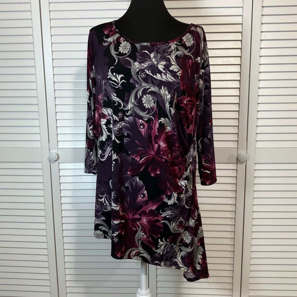 Other Dressbarn Purple Floral Curvy Flowy Tunic Blouse 2X Size XXL / US 16-18 / IT 52-54 - 1 Thumbnail