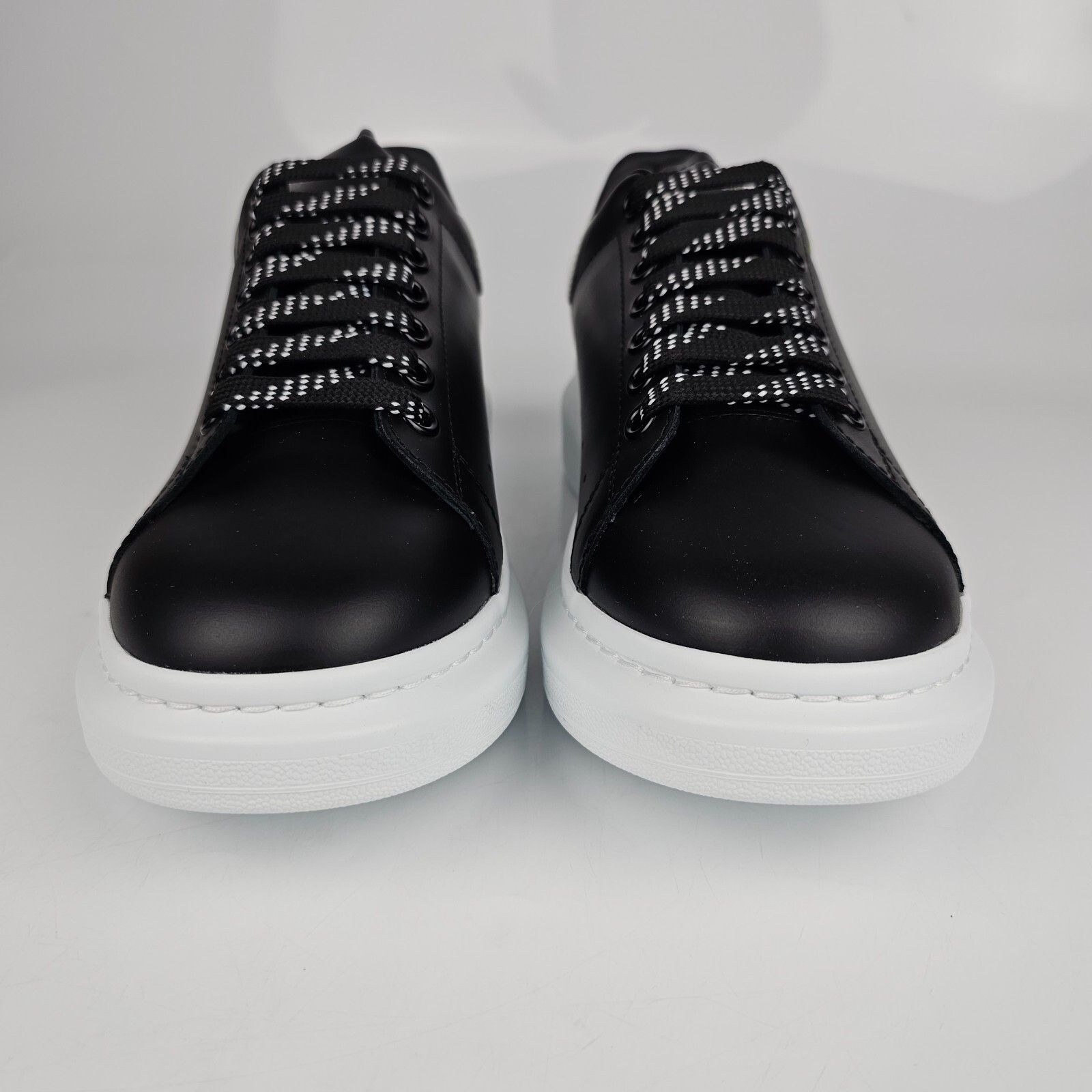 Alexander McQueen ALEXANDER MCQUEEN Oversized Men's B&W Sneakers Size US 8.5 / EU 41-42 - 4 Thumbnail