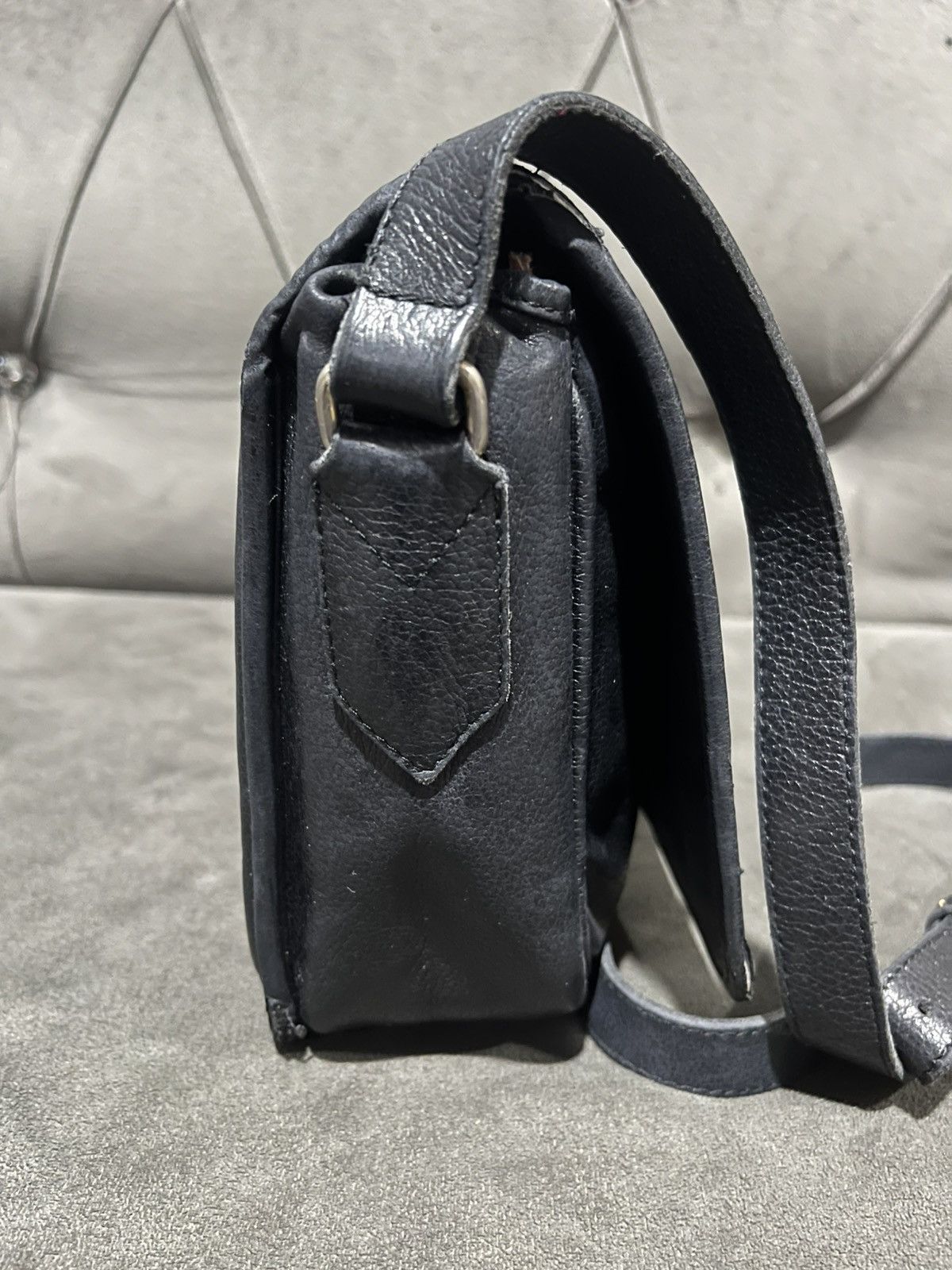 Yves Saint Laurent Authentic Yves Saint Laurent logo stitch shoulder bag Size ONE SIZE - 6 Thumbnail