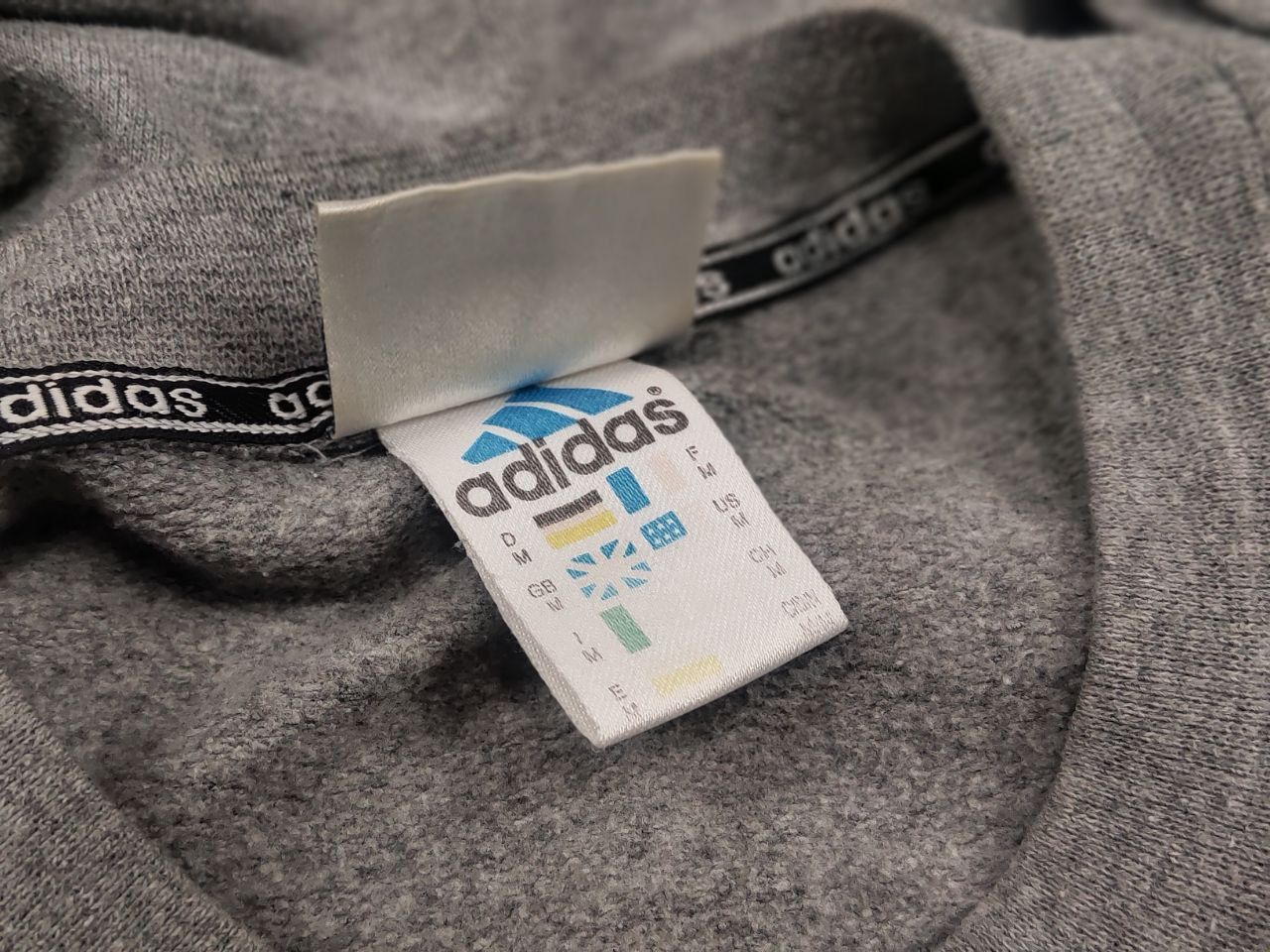 Adidas Vintage Adidas F.C. Bayern Munich Gray Crew chek sweatshirt Size US M / EU 48-50 / 2 - 16 Thumbnail