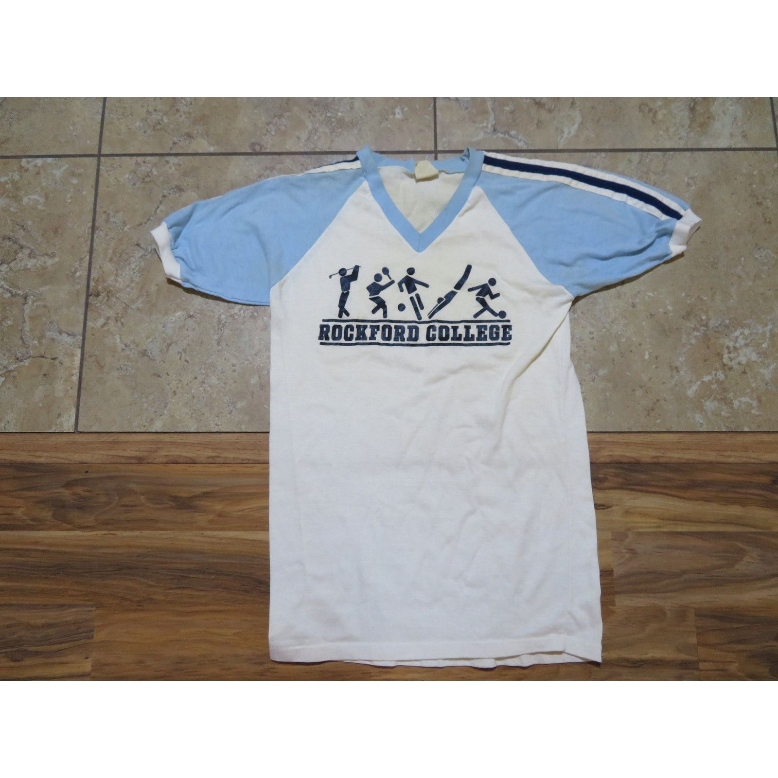 Other Rockford College White Blue V-Neck T-Shirt Sz M 1980s Size US M / EU 48-50 / 2 - 1 Thumbnail