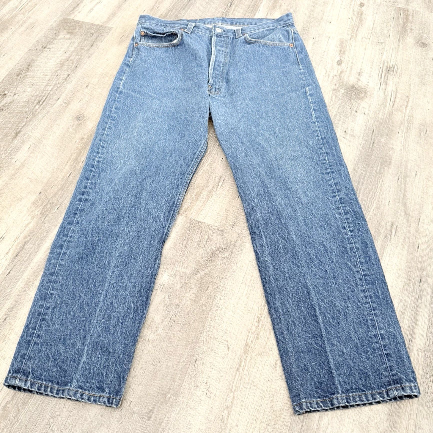 Levi's VINTAGE Levi's 501 Jeans Mens Button-Fly 501-0000 Dark Wash Blue 1995 33x28 Regular Straight 5-Pocket USA Made Size US 36 / EU 52 - 3 Thumbnail