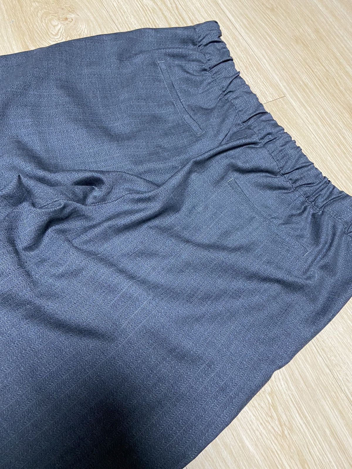 Louis Vuitton 40 Louis Vuitton LV logo waist bend cropped pants Size US 30 / EU 46 - 7 Thumbnail