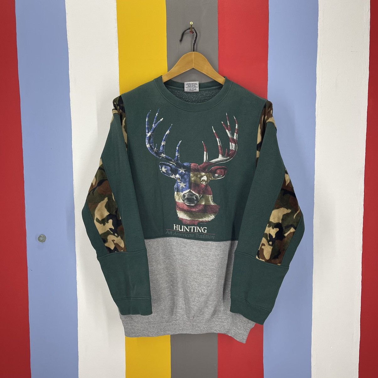 Y2K Vintage ANIMAL HUNTING by PLUMA Sweatshirt #1715/06