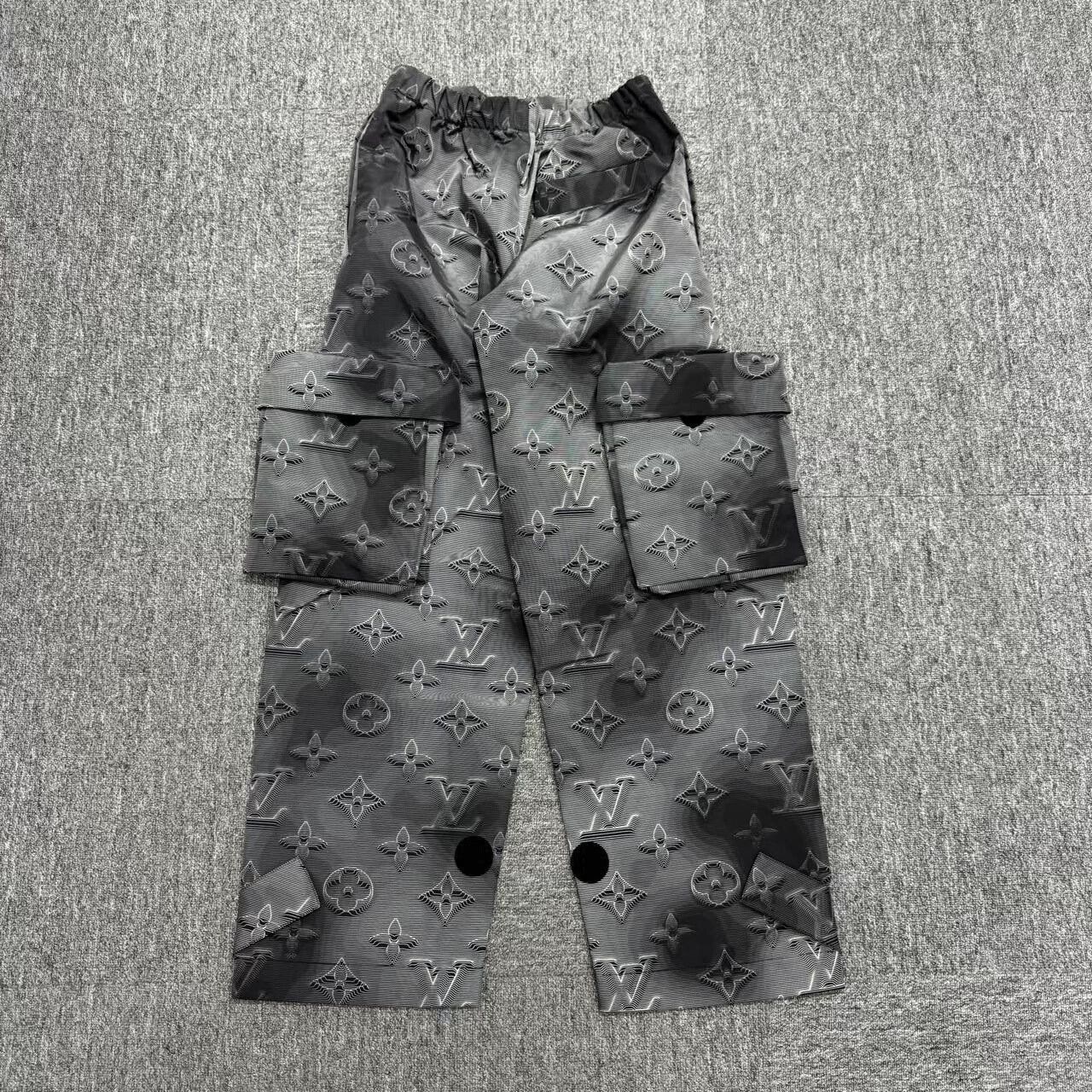 Louis Vuitton louis vuitton lv 2054 utility pants. Size US 40 / EU 56 - 2 Thumbnail