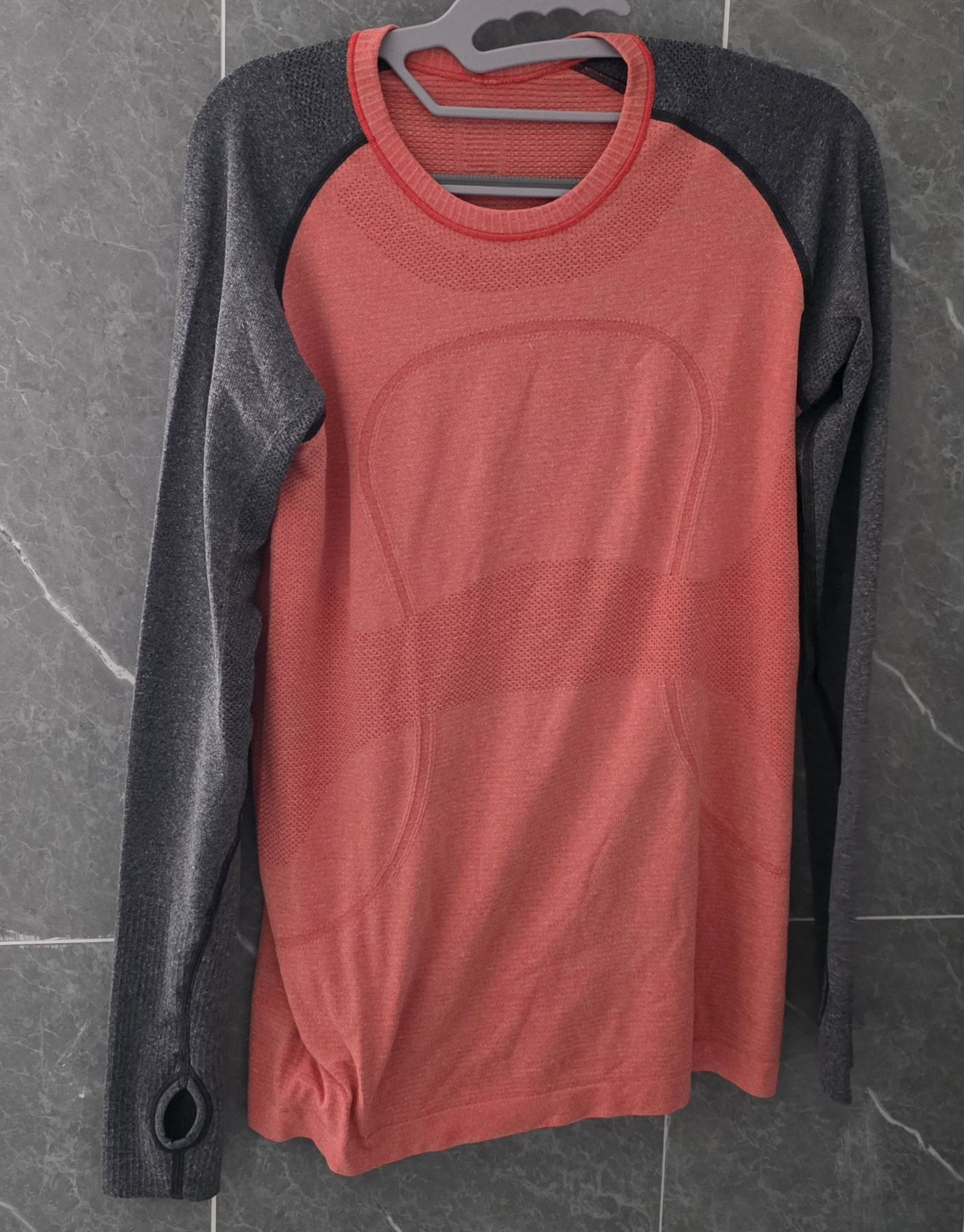 Lululemon Lululemon Run: Swiftly Tech Long Sleeve Love Red Deep Coal 8 Size M / US 6-8 / IT 42-44 - 1 Thumbnail