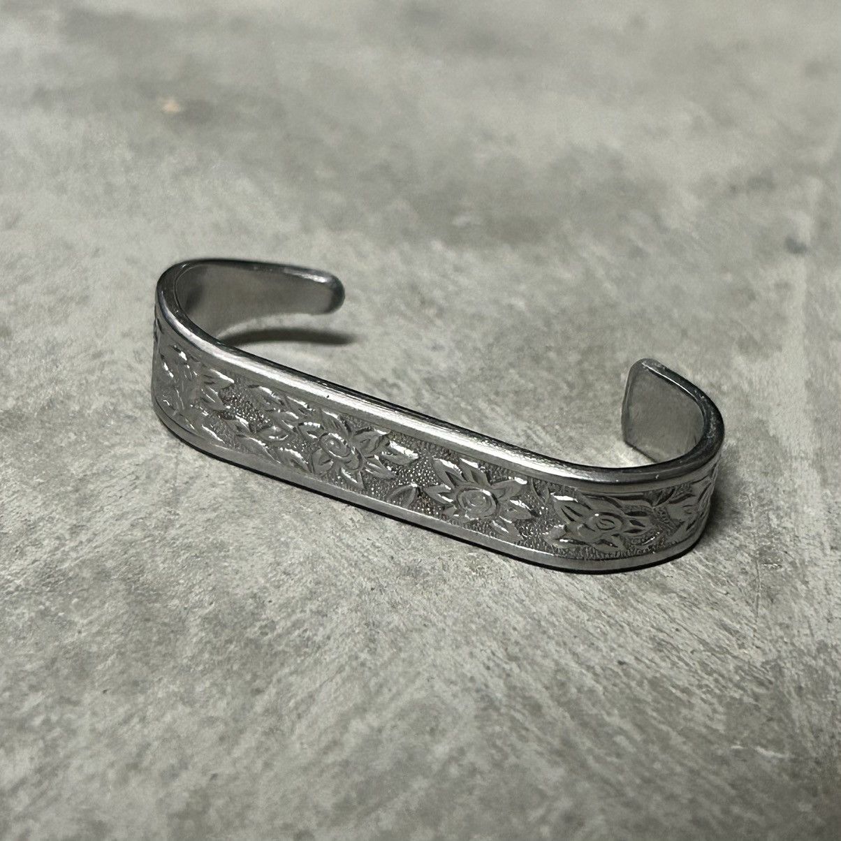 Vintage Custom 1/1 Silver 2 Finger Ring Size ONE SIZE - 1 Thumbnail