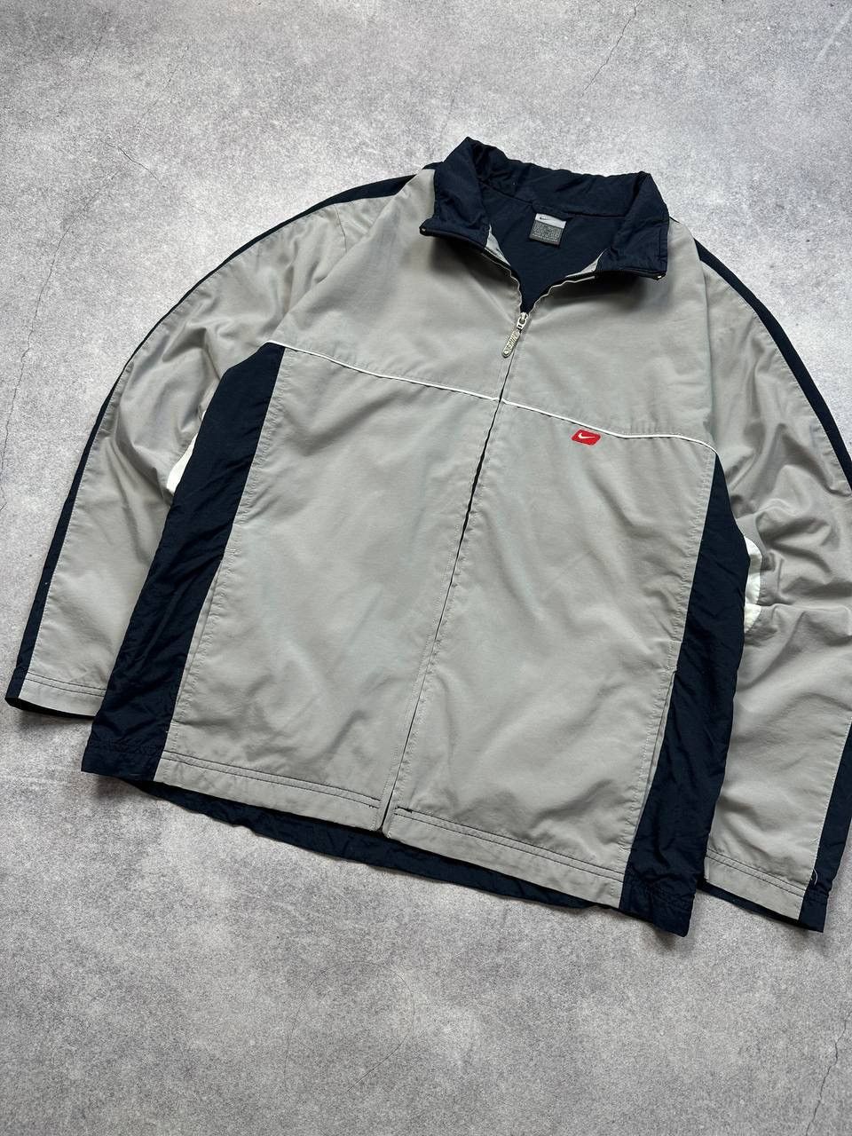 Nike Vintage Nike Nylon Track Jacket, Size M – Classic Sportswer Size US M / EU 48-50 / 2 - 3 Thumbnail