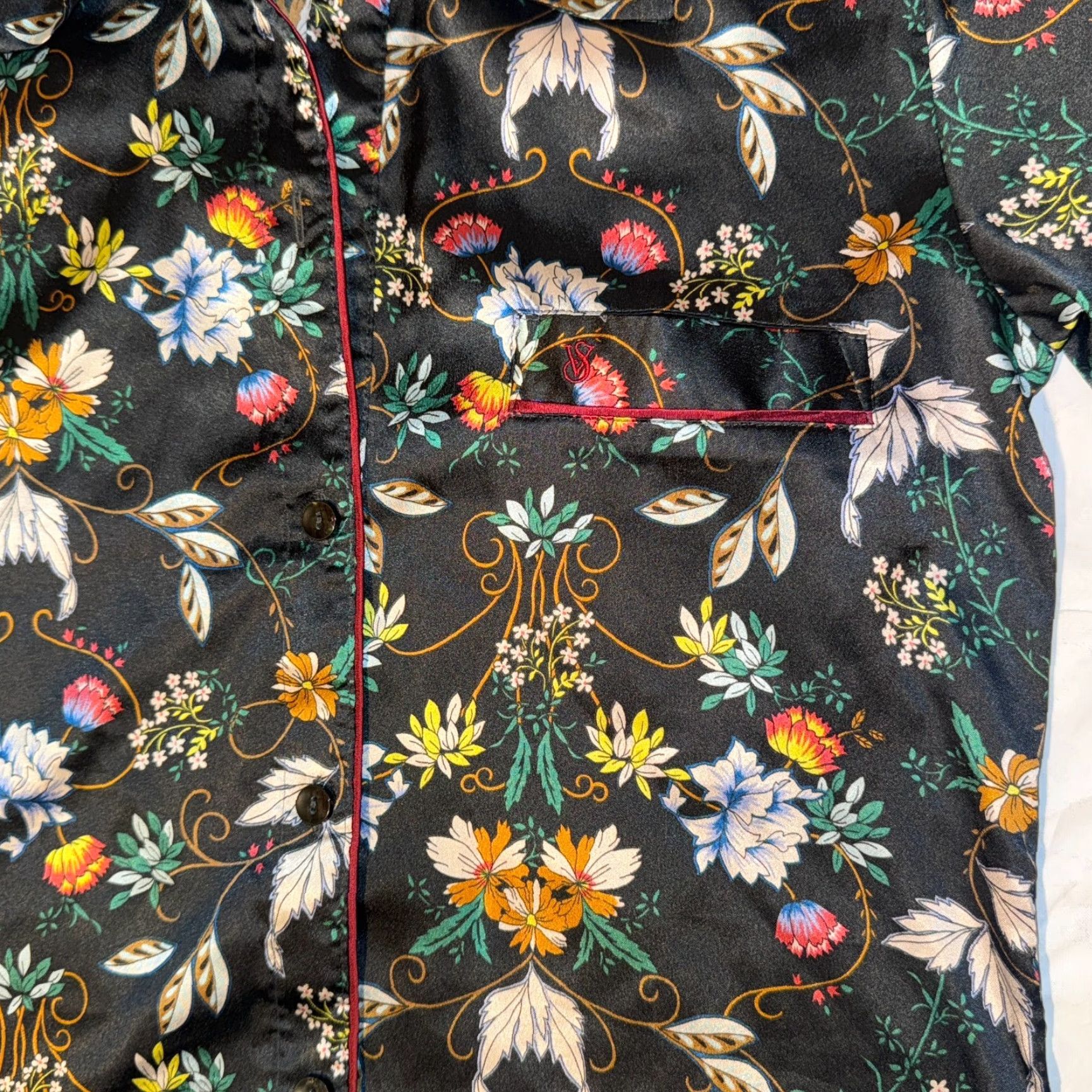 Victoria's Secret Victoria Secret Top XS Black Floral Satin Pajama Sleepwear Button Up Womens Size XS / US 0-2 / IT 36-38 - 5 Thumbnail