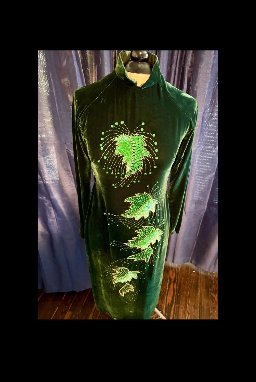 Thom Browne Vintage Cheongsam Green Velvet Dress with Sequin Leaf Detail Size S / US 4 / IT 40 - 8 Thumbnail