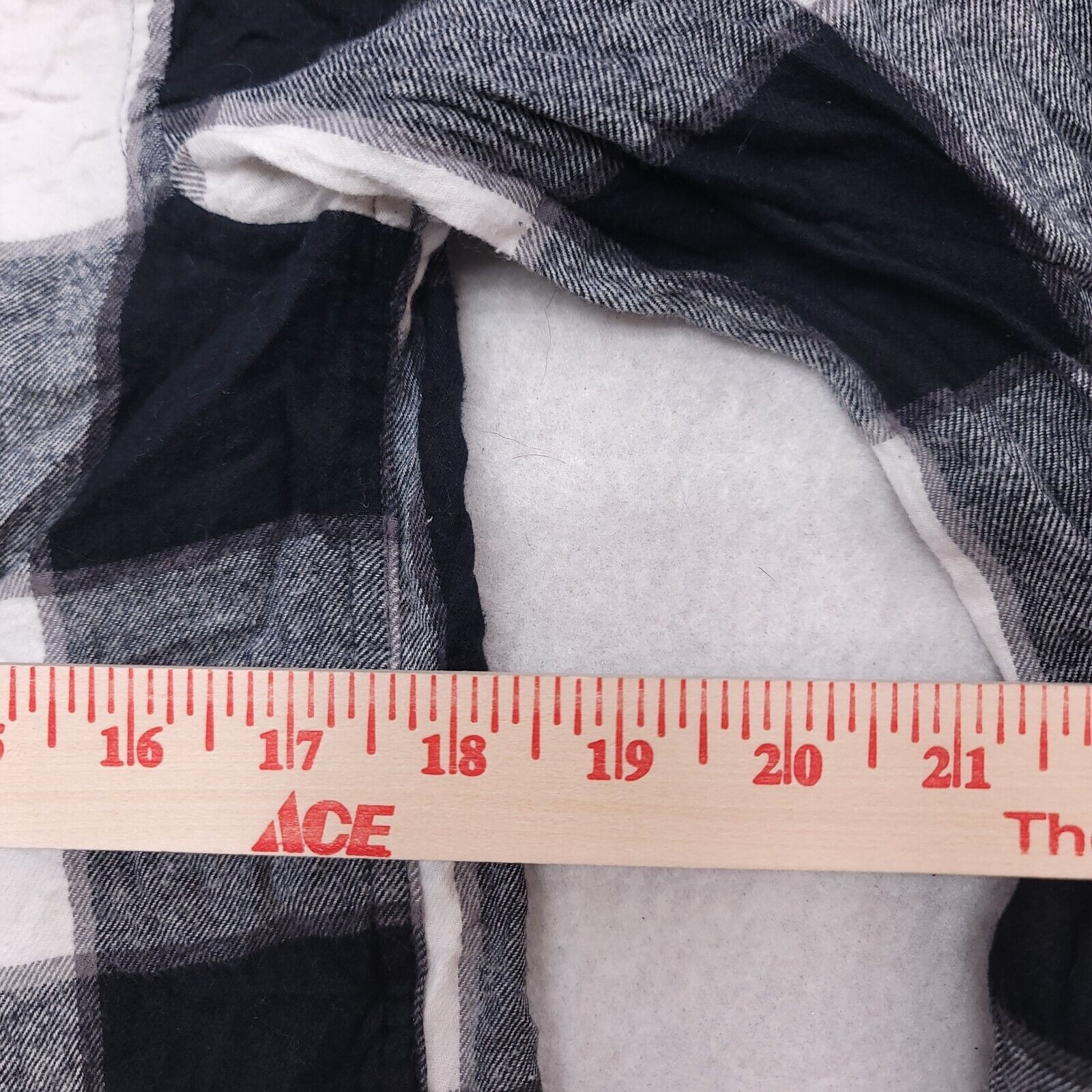 Urban Pipeline Urban Pipeline Gingham Flannel Shirt Mens Size Small S Gray Size US S / EU 44-46 / 1 - 8 Thumbnail