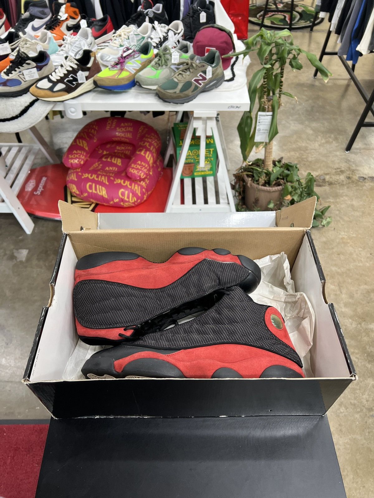 Jordan Brand Air Jordan 13 Bred Sz. 12 (2013) Size US 12 / EU 45 - 10 Thumbnail