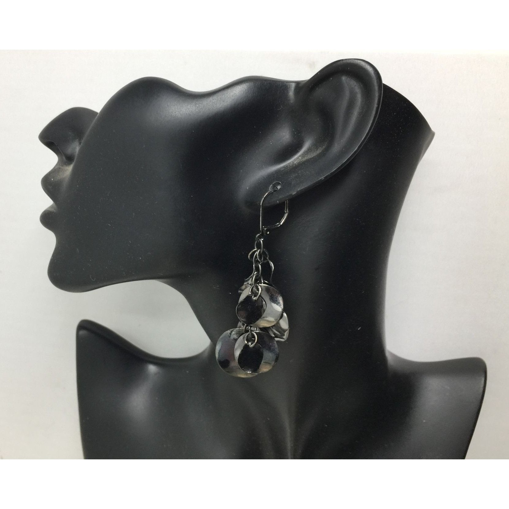 Other Women's Black Shiny Chandelier Dangle Earrings Size ONE SIZE - 1 Thumbnail