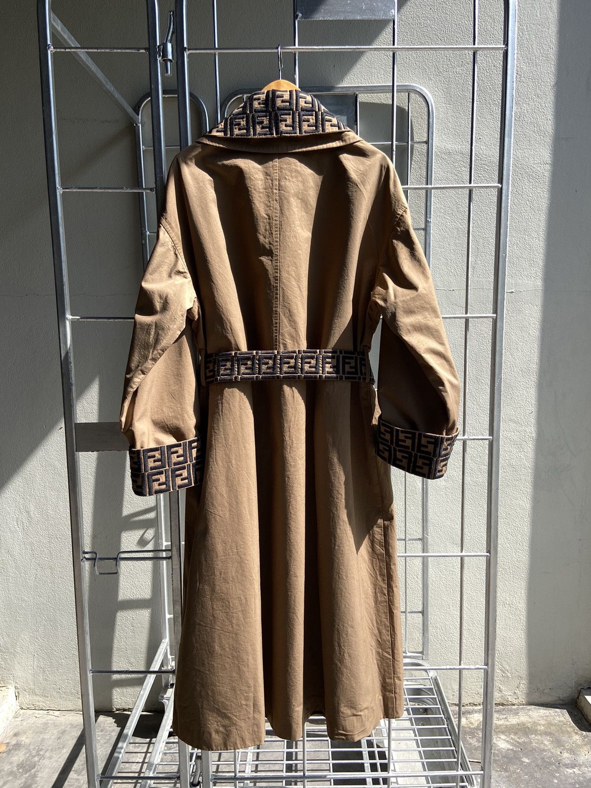 【FENDI】trench coat with removable leather collar(関税込み) Fendi Fendi Monogram Collar & Belt Trench Coat | Grailed