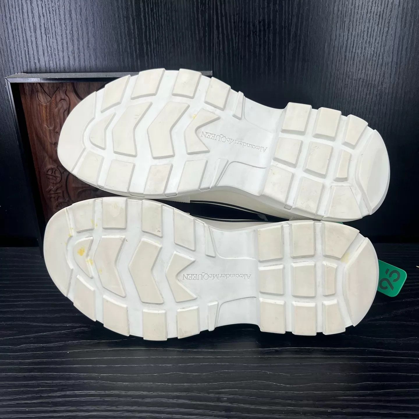 Alexander McQueen Alexander McQueen Martin 42.5 B&W Size US 9.5 / EU 42-43 - 6 Thumbnail
