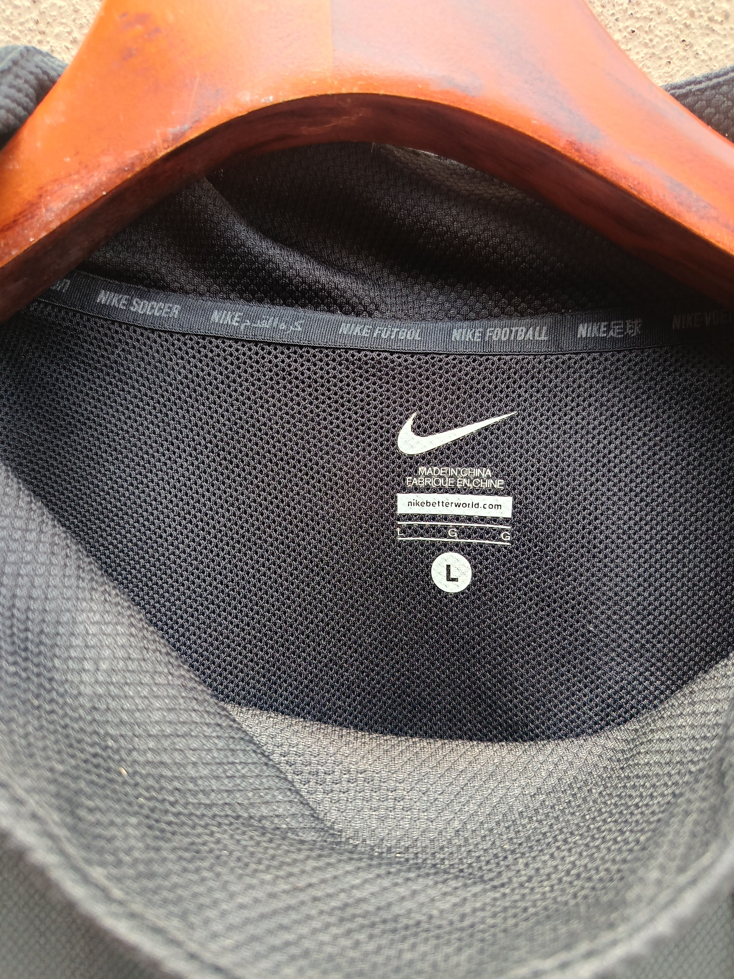 Nike NIKE FOOTBALL MERCURIAL WINDBREAKER TURTLE NECK Size US M / EU 48-50 / 2 - 13 Thumbnail