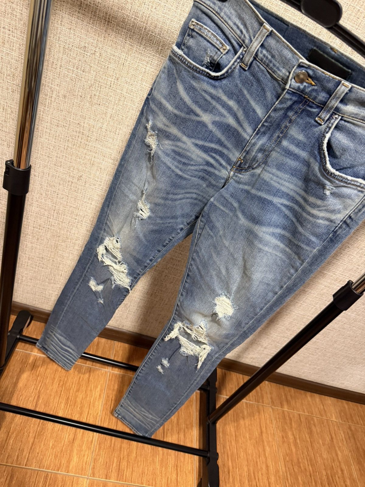 Amiri AMIRI DISTRESSED LIGHT BLUE SLIM JEANS Size US 30 / EU 46 - 3 Thumbnail