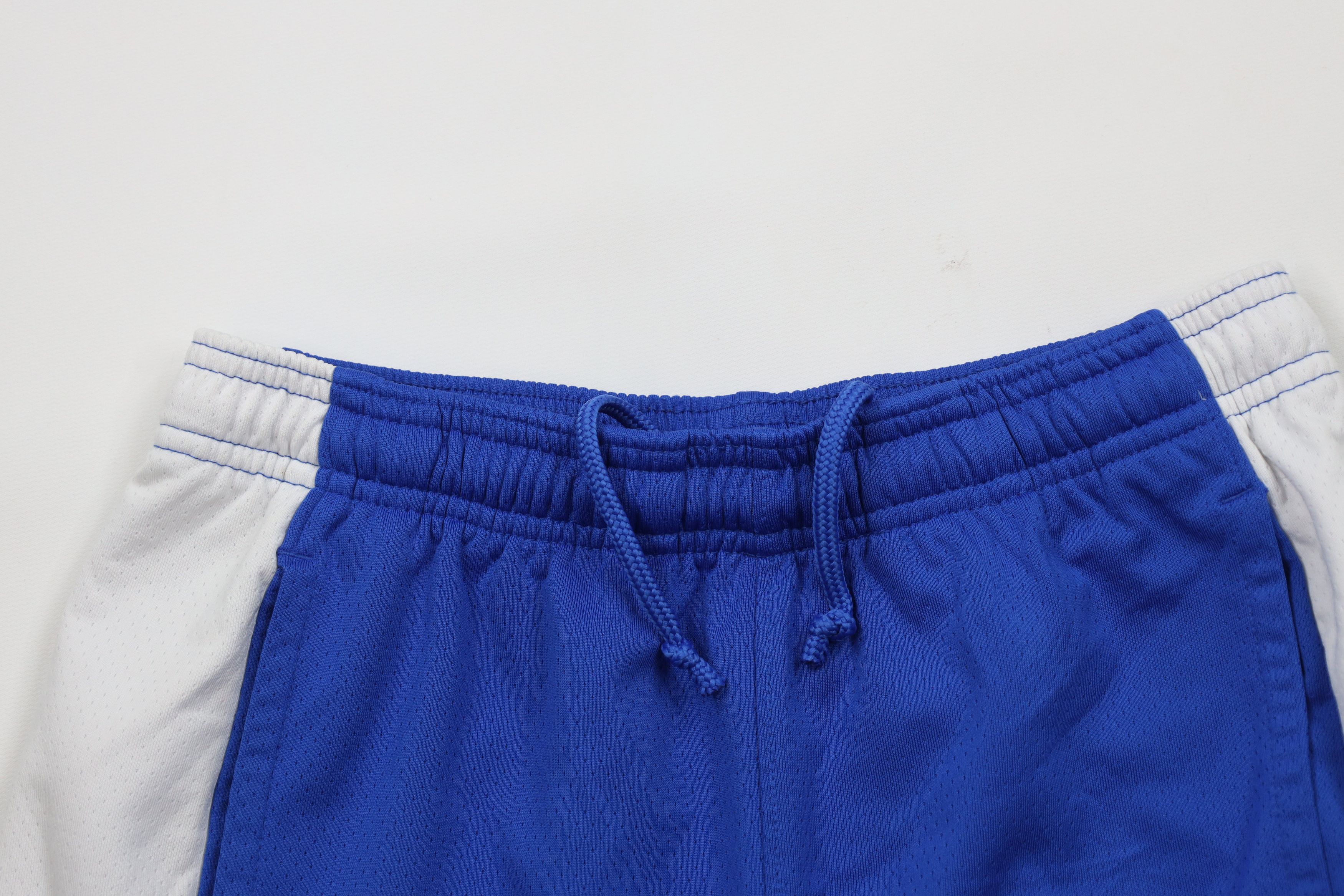 Nike × Vintage Nike Heavyweight University of Kentucky Basketball Shorts Size US 30 / EU 46 - 2 Thumbnail