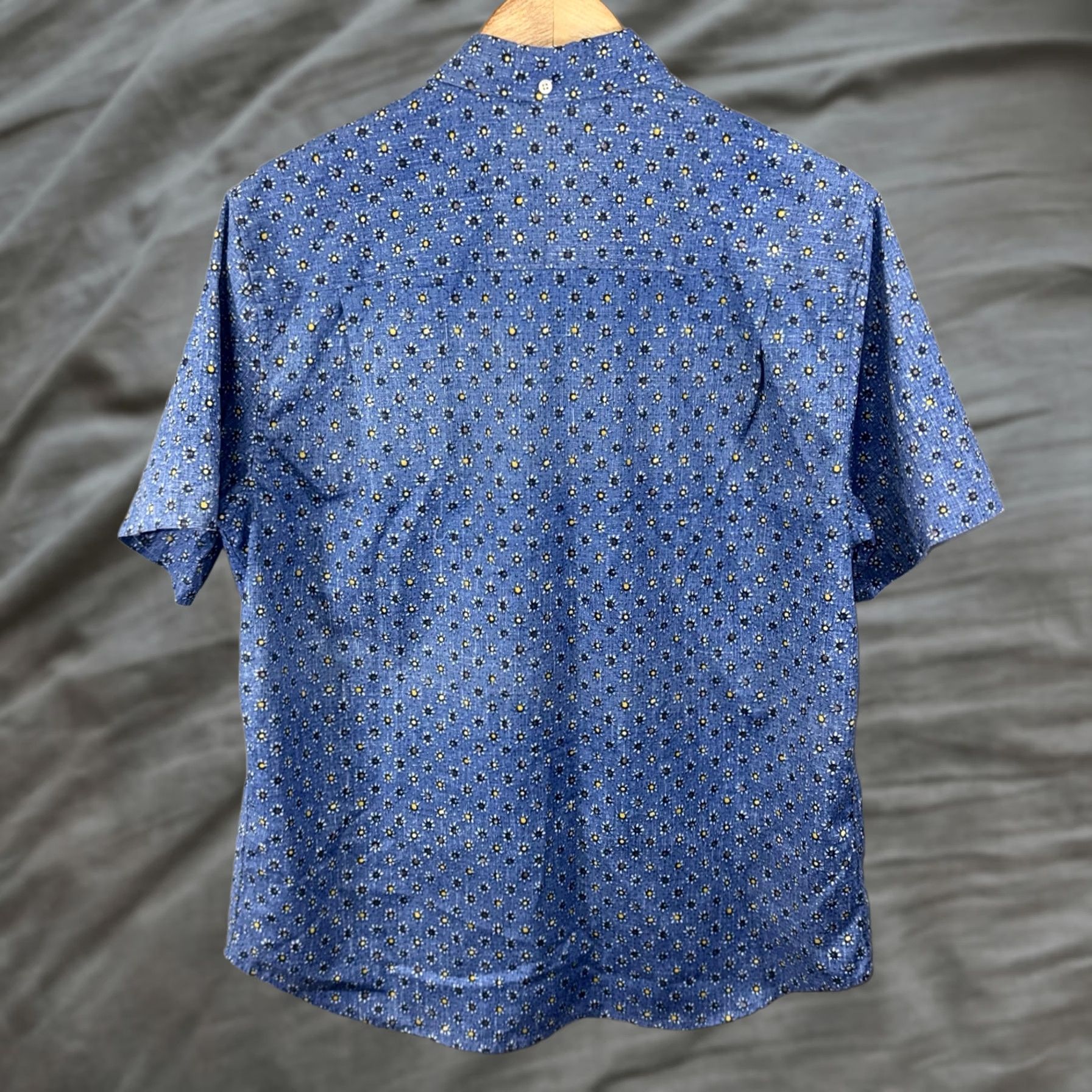 Reyn Spooner Reyn Spooner Shirt Mens Large Blue Daisy Floral Short Sleeve Button Front Aloha Size US L / EU 52-54 / 3 - 1 Thumbnail