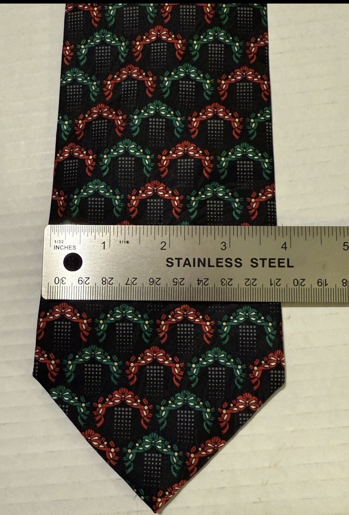 Lord & Taylor Lord & Taylor Men Black Red/Green Xmas Garland Silk Necktie Size ONE SIZE - 3 Thumbnail