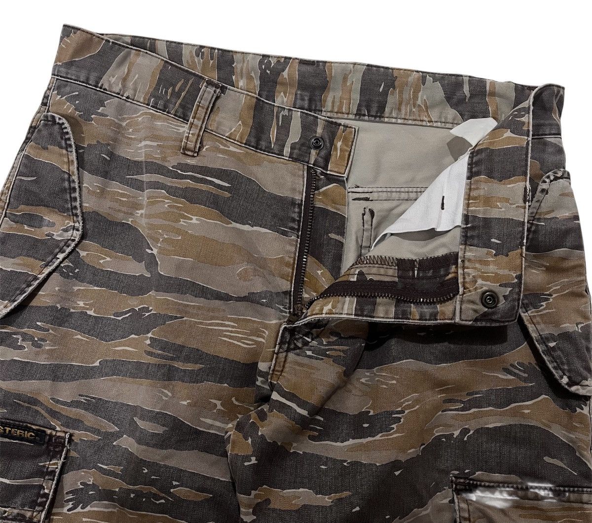 Hysteric Glamour 90’s Hysteric Cargo Short Size US 30 / EU 46 - 6 Thumbnail