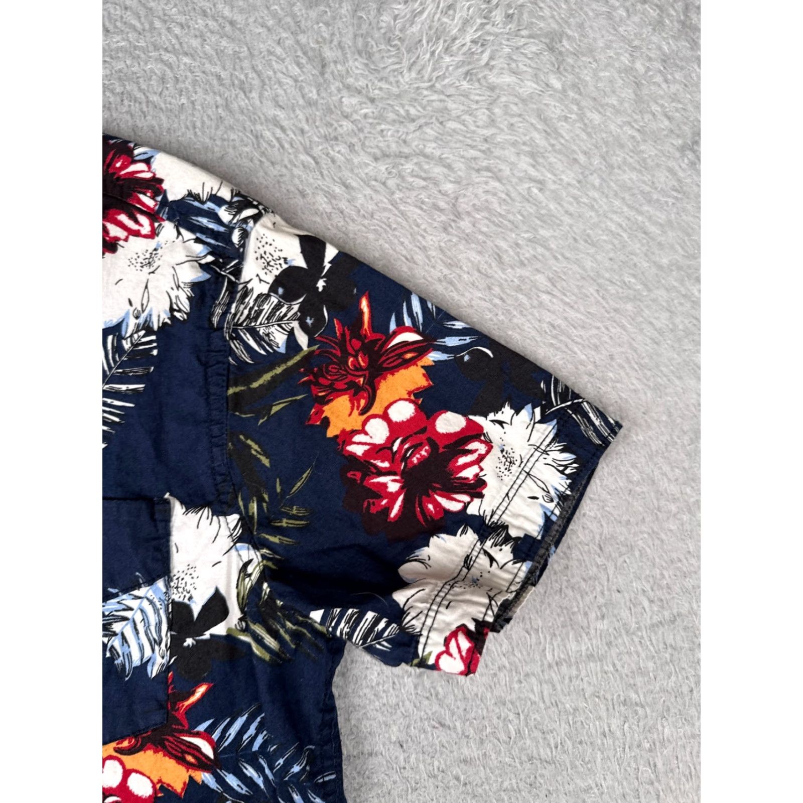 Vintage VINTAGE Free Planet Shirt Men Small Blue White Floral Button Up Cotton Blend Hawaiian Size US S / EU 44-46 / 1 - 2 Thumbnail