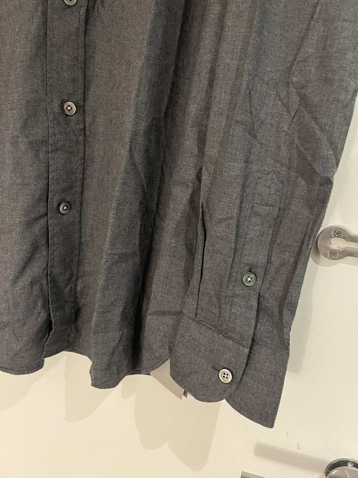 Tom Ford TOM FORD Grey Dress Shirt Size 15.3/4 44 Long Sleeves Size US M / EU 48-50 / 2 - 6 Thumbnail