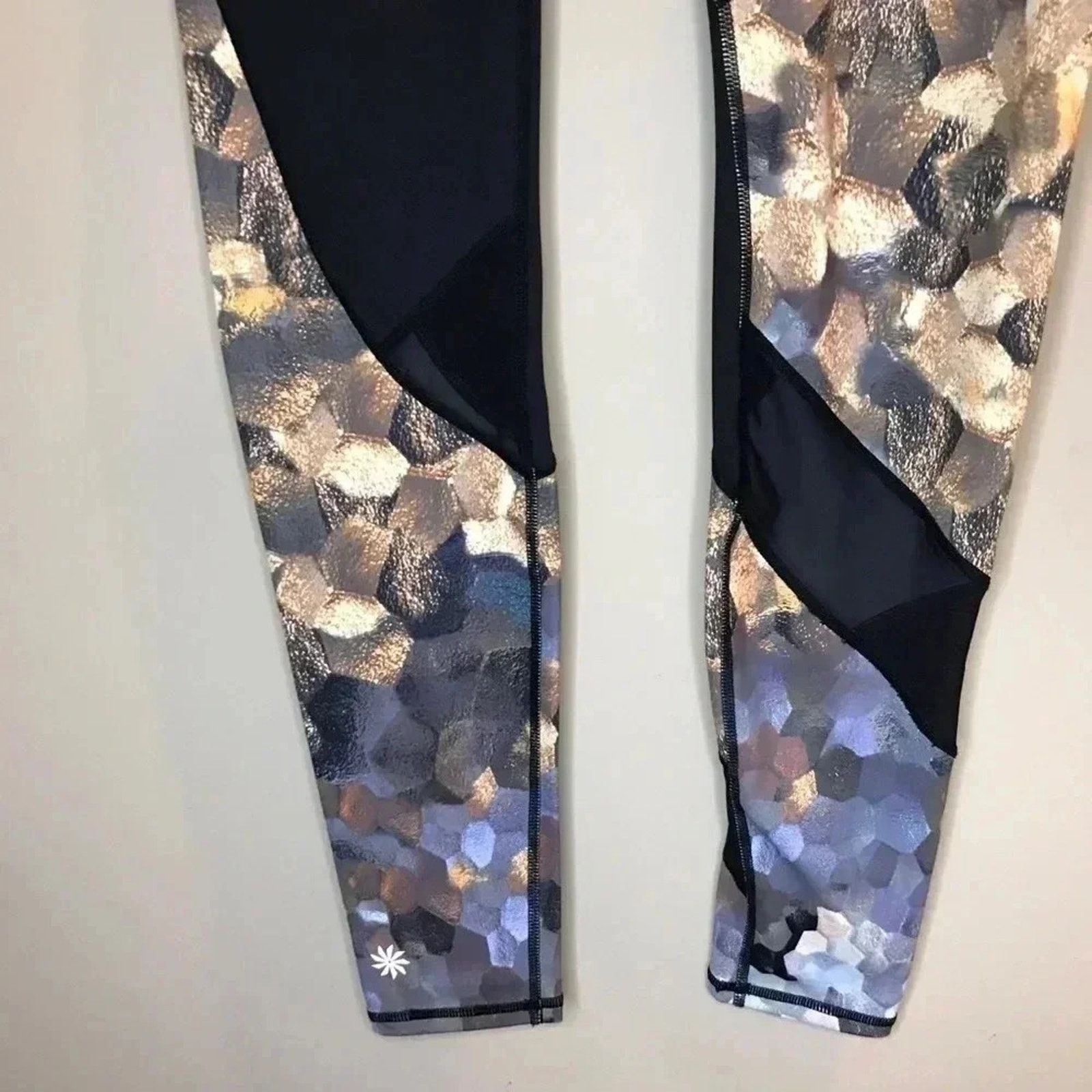 Athleta Athleta Asym Mesh Sonar Tight Leggings Black Gold Silver Size 26" / US 2 / IT 38 - 14 Thumbnail