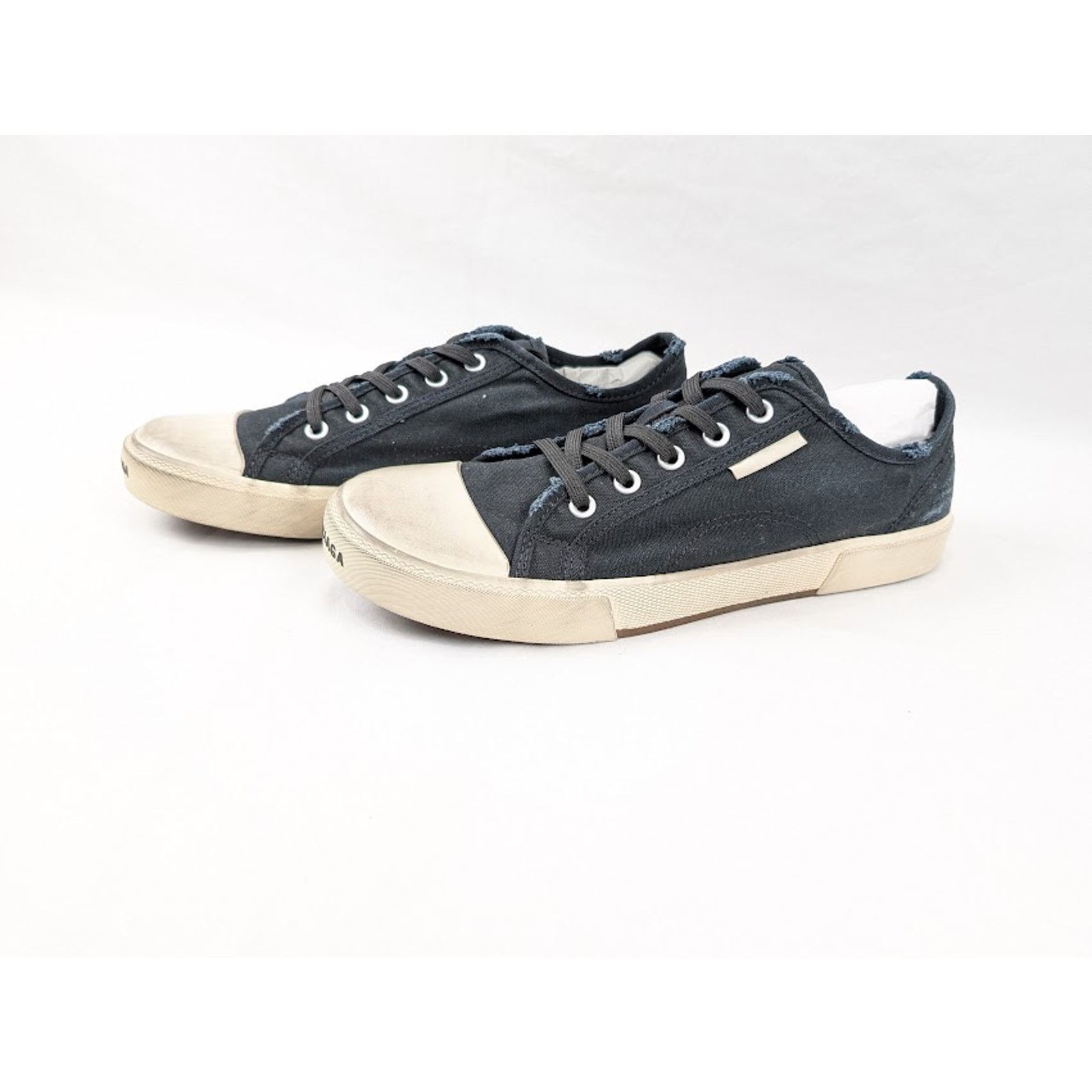 Balenciaga o1rshd1 Paris Low-Top Sneakers in Black/White Size US 10 / EU 43 - 16 Thumbnail